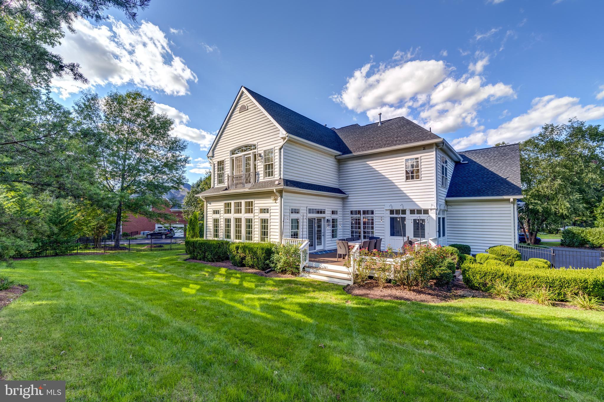 RIVER CREEK - Residential