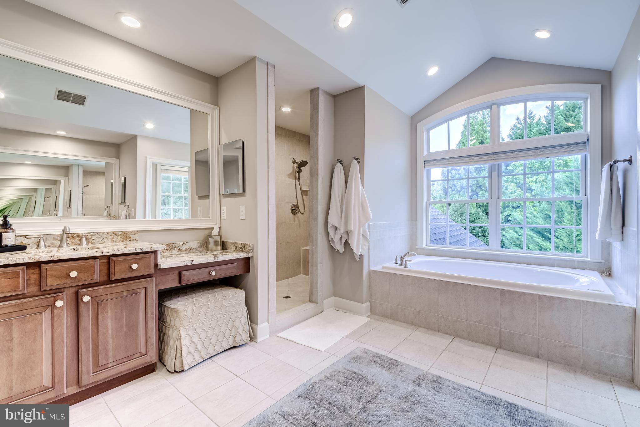 RIVER CREEK - Residential