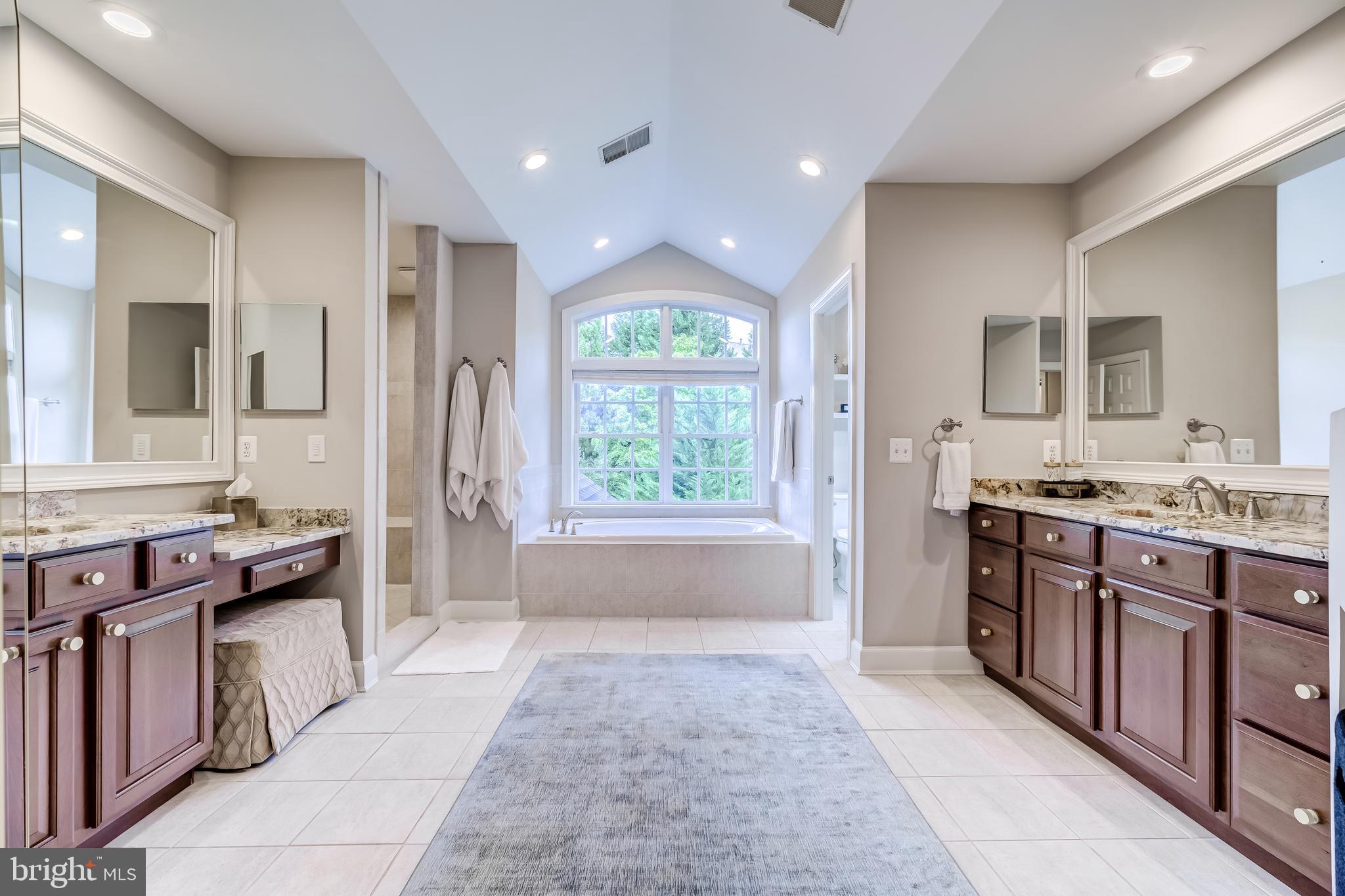 RIVER CREEK - Residential