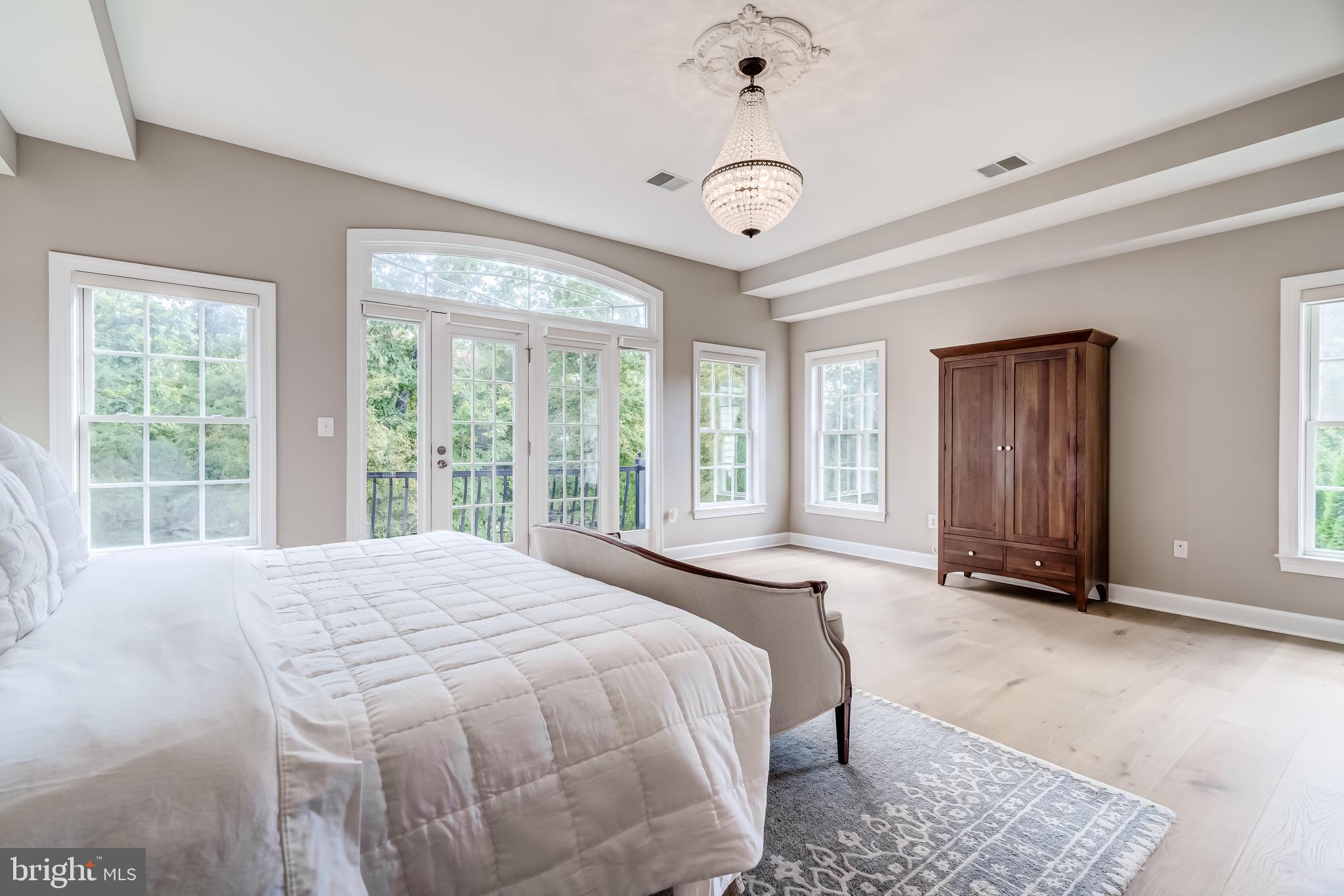 RIVER CREEK - Residential