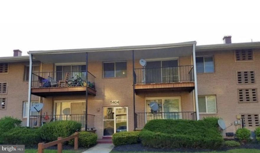 VERY COZY 1 BED 1 BATH GARDEN STYLE CONDO LOCATED ON THE 2ND LEVEL; LARGE LIVING/DINING ROOM COMBO, KITCHEN / SERVING WINDOW, BALCONY, PERMITTED PARKING; NEAR METRO AND AMTRAK STATION, SHOPPING, MAJOR HIGHWAY, MINUTES FROM D.C. AND MORE.