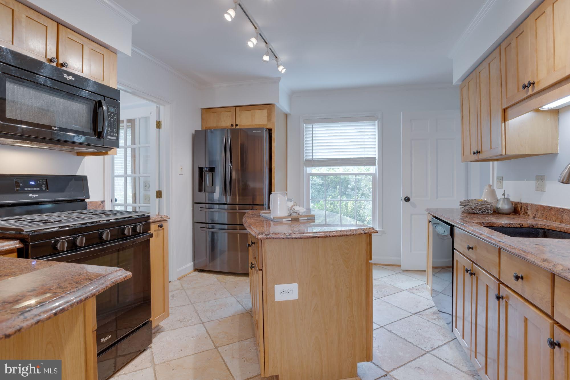 WESTBRIAR COUNTRY CLUB ESTATES - Residential