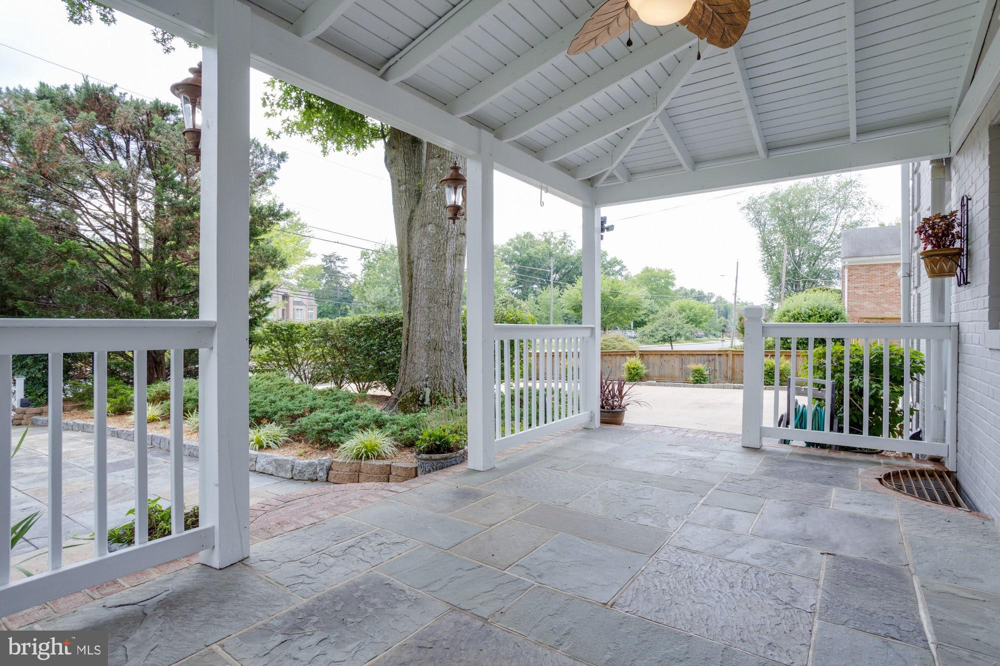 WESTBRIAR COUNTRY CLUB ESTATES - Residential