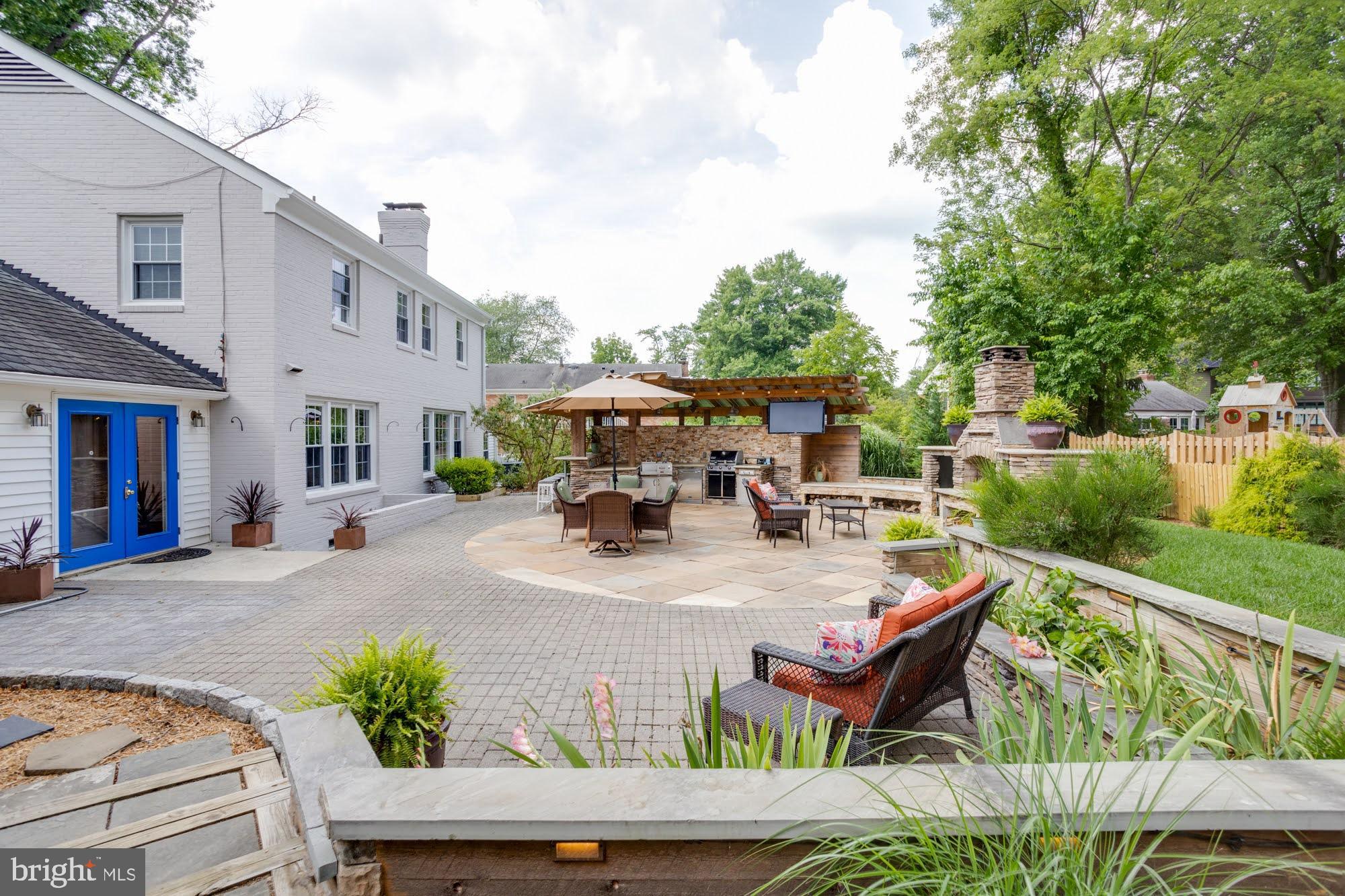 WESTBRIAR COUNTRY CLUB ESTATES - Residential