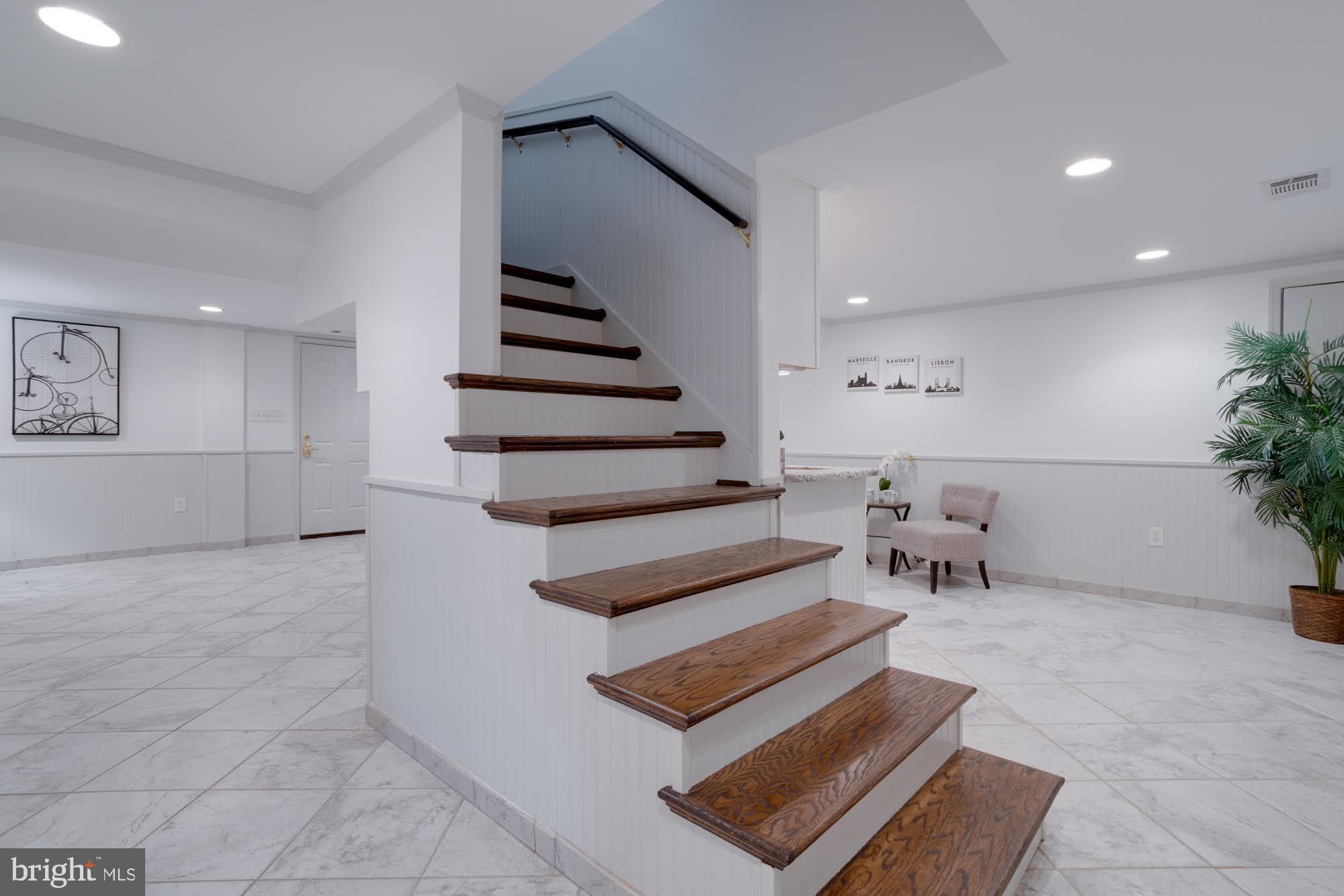 WESTBRIAR COUNTRY CLUB ESTATES - Residential