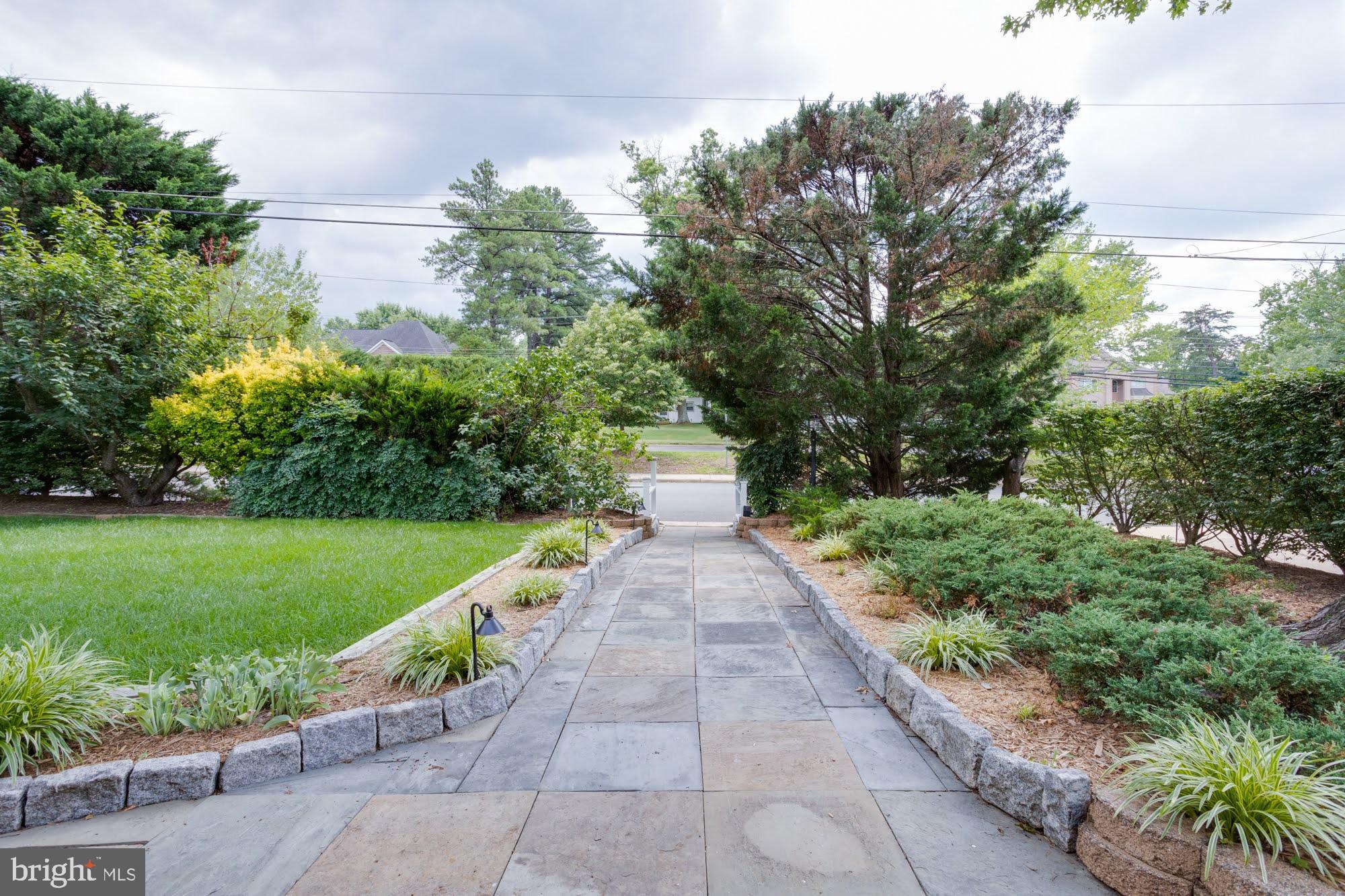 WESTBRIAR COUNTRY CLUB ESTATES - Residential