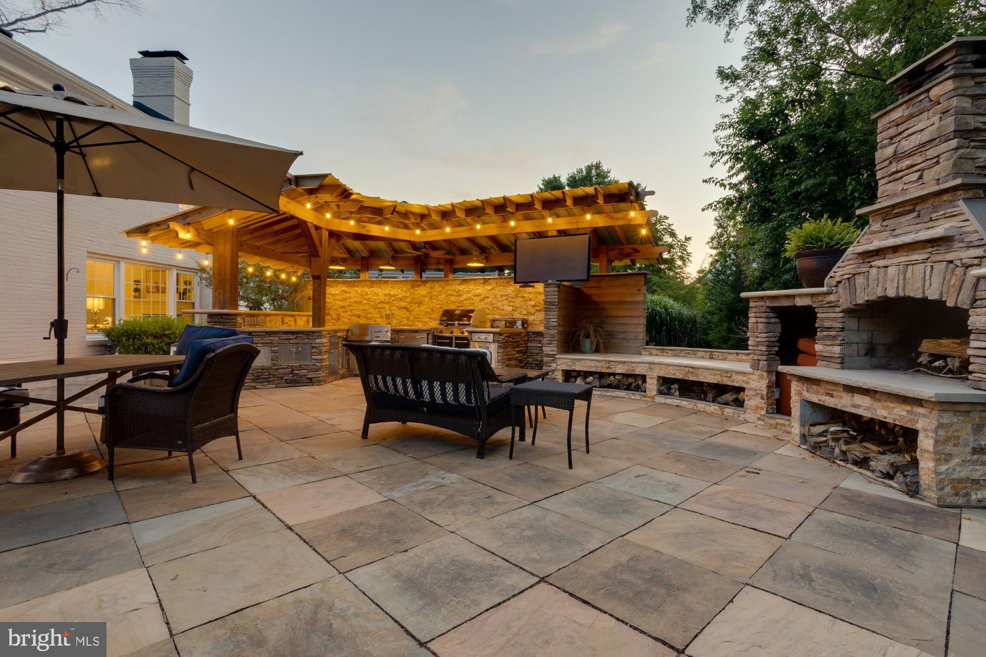 WESTBRIAR COUNTRY CLUB ESTATES - Residential