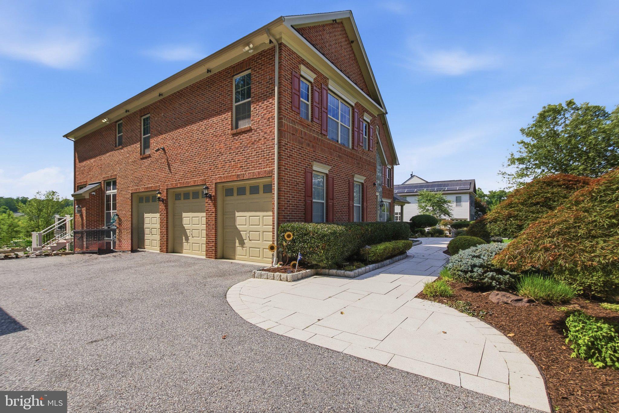 2405 TURNGATE COURT