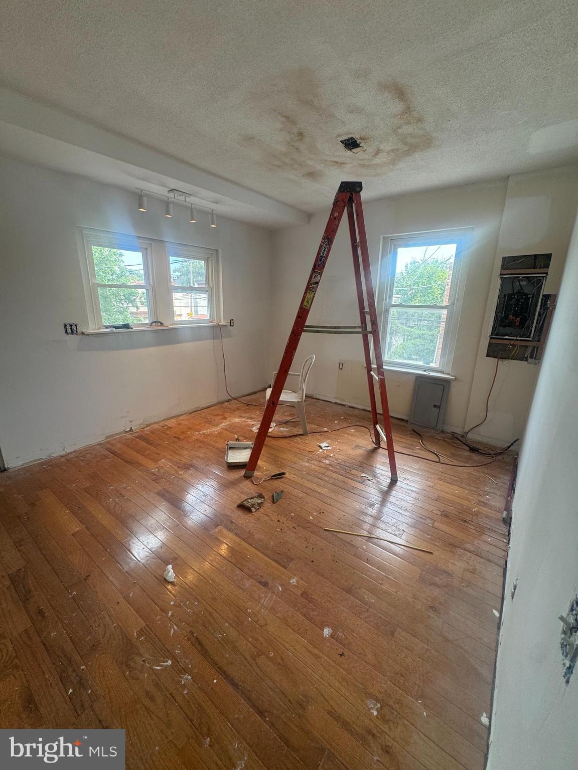 STRAWBERRY MANSION - Residential