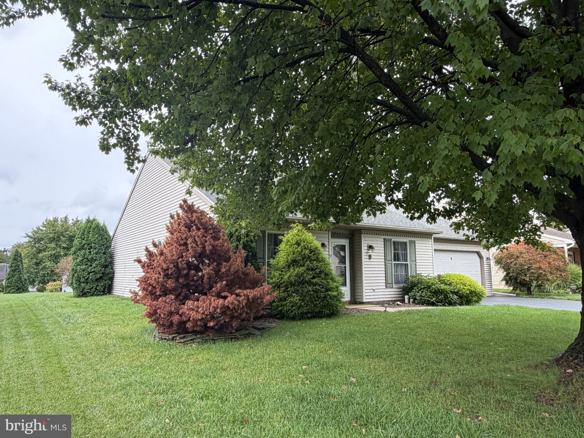 9 LAKEVIEW DRIVE
