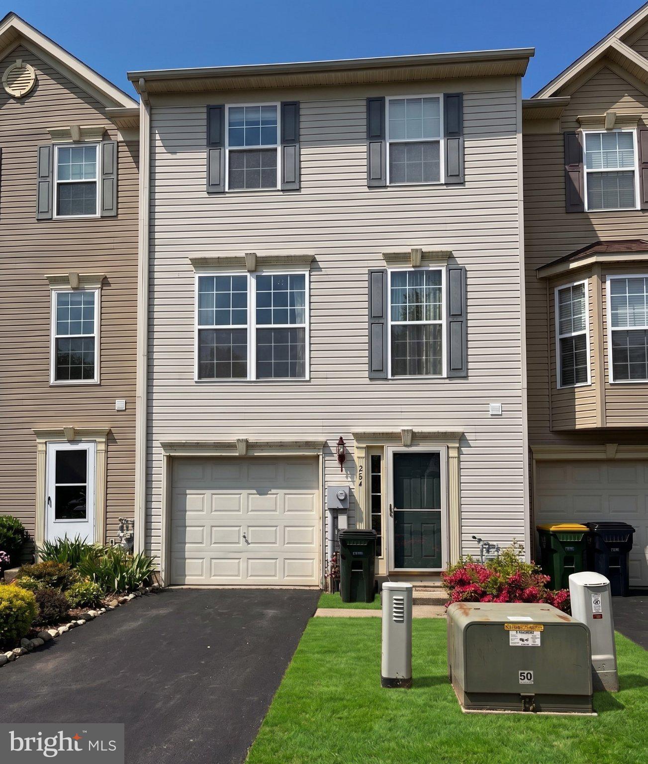 264 COUNTRY RIDGE DRIVE
