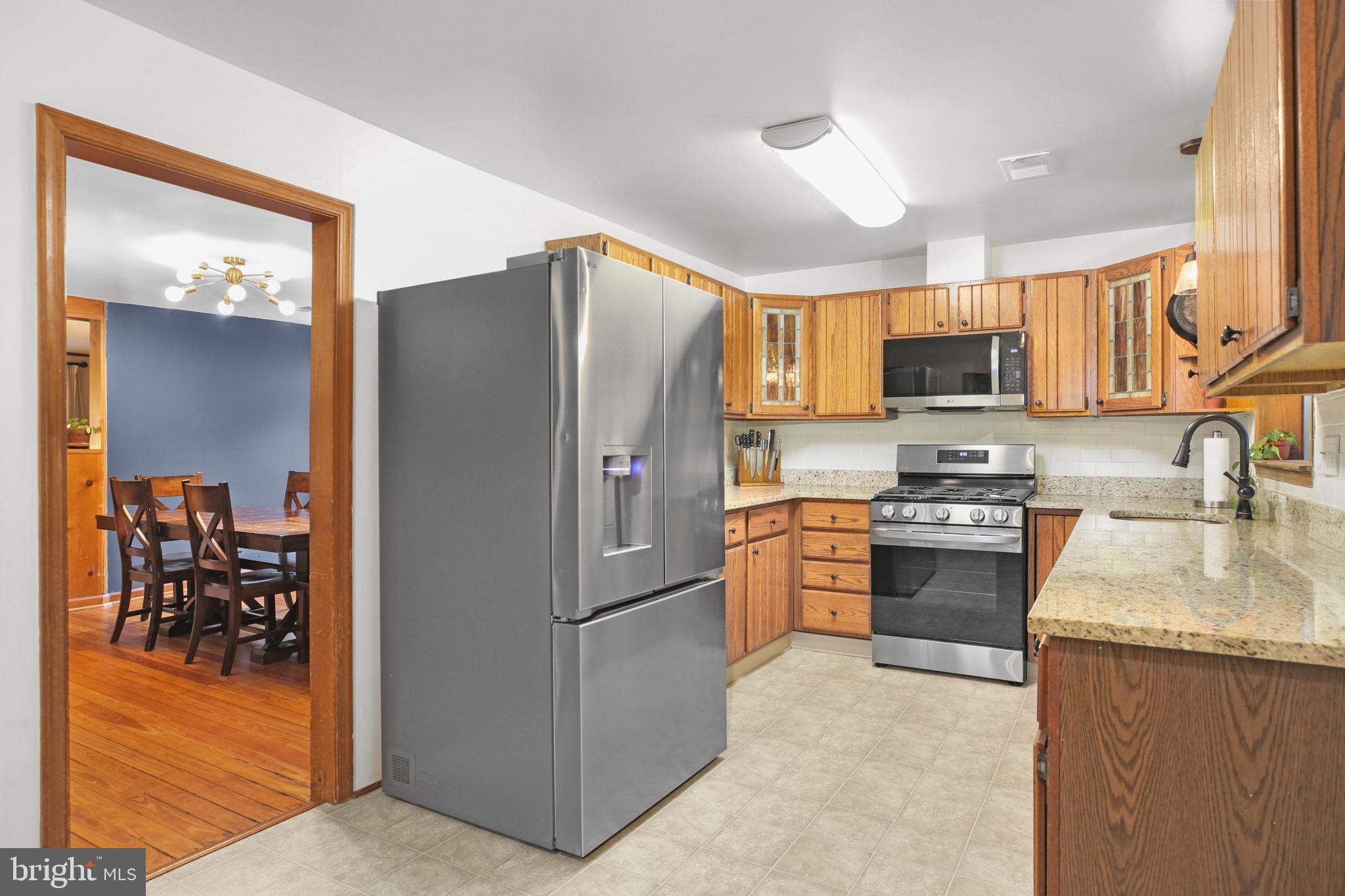 8995 MEADOWVIEW DRIVE