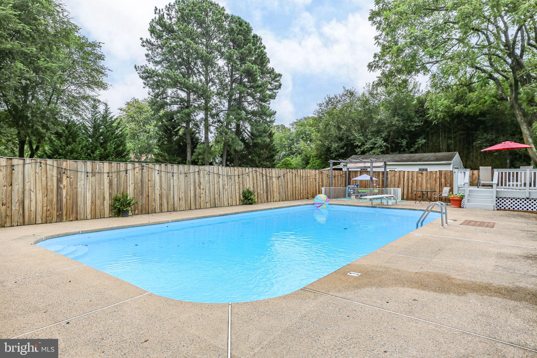 8995 MEADOWVIEW DRIVE