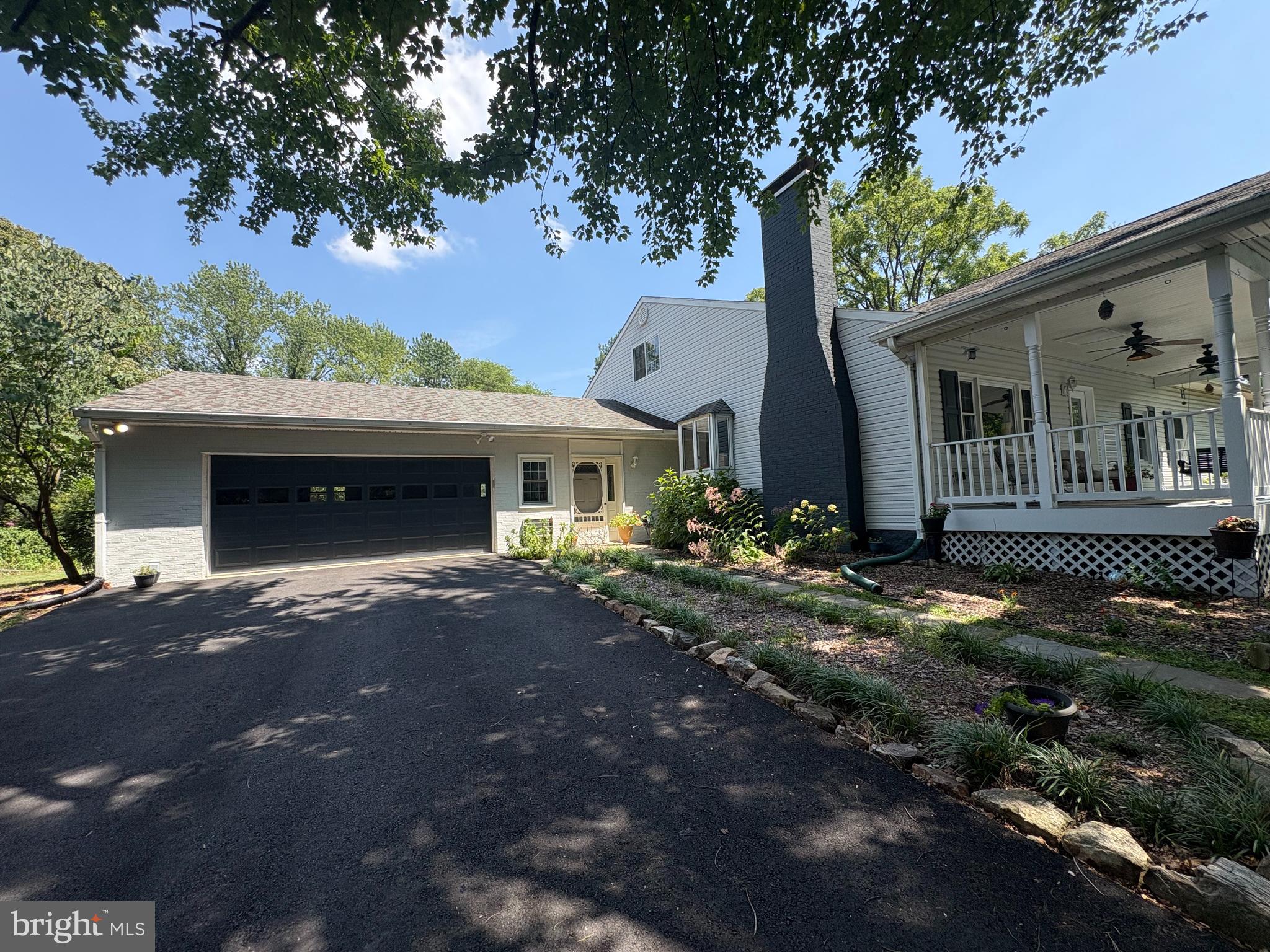8995 MEADOWVIEW DRIVE