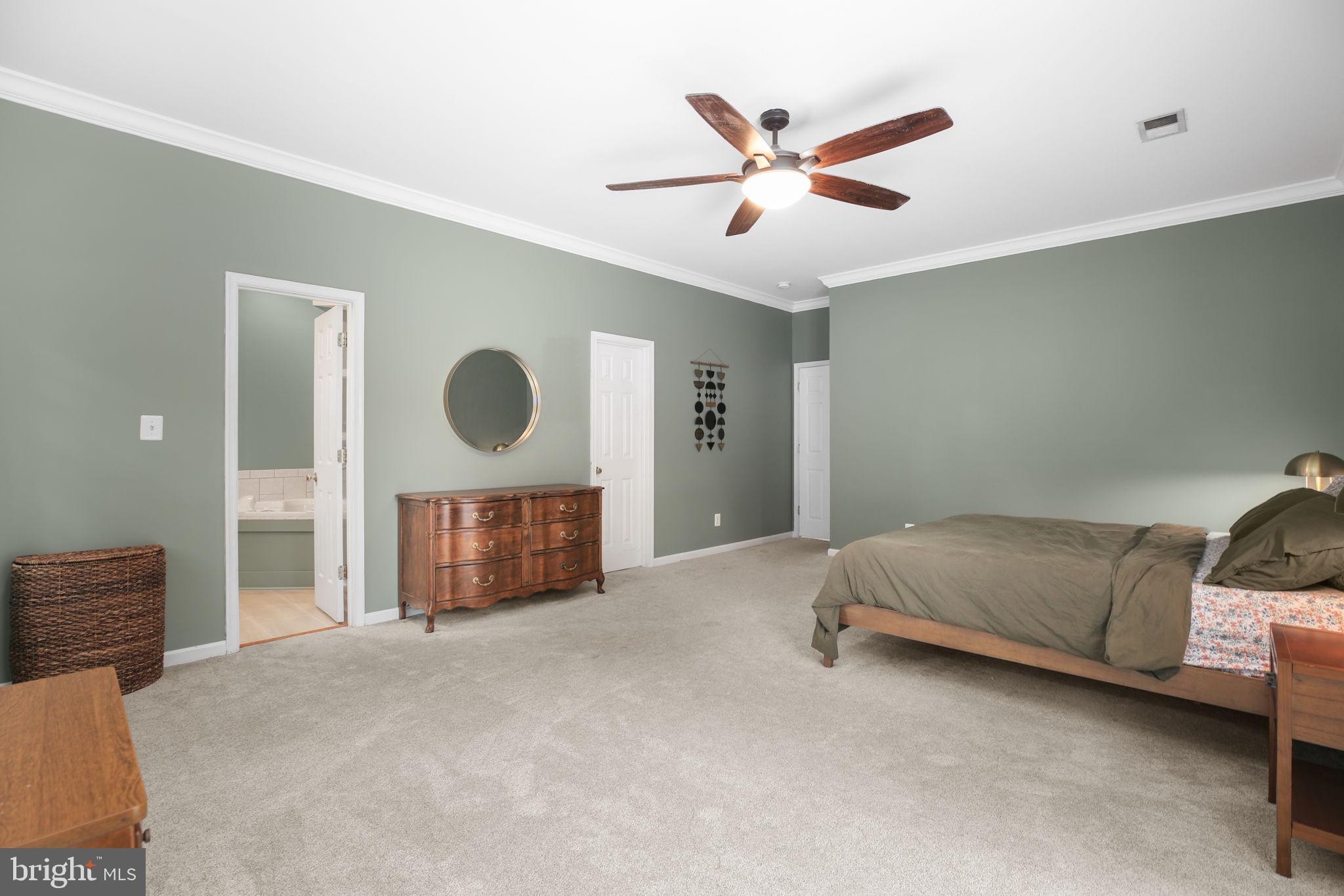 8995 MEADOWVIEW DRIVE