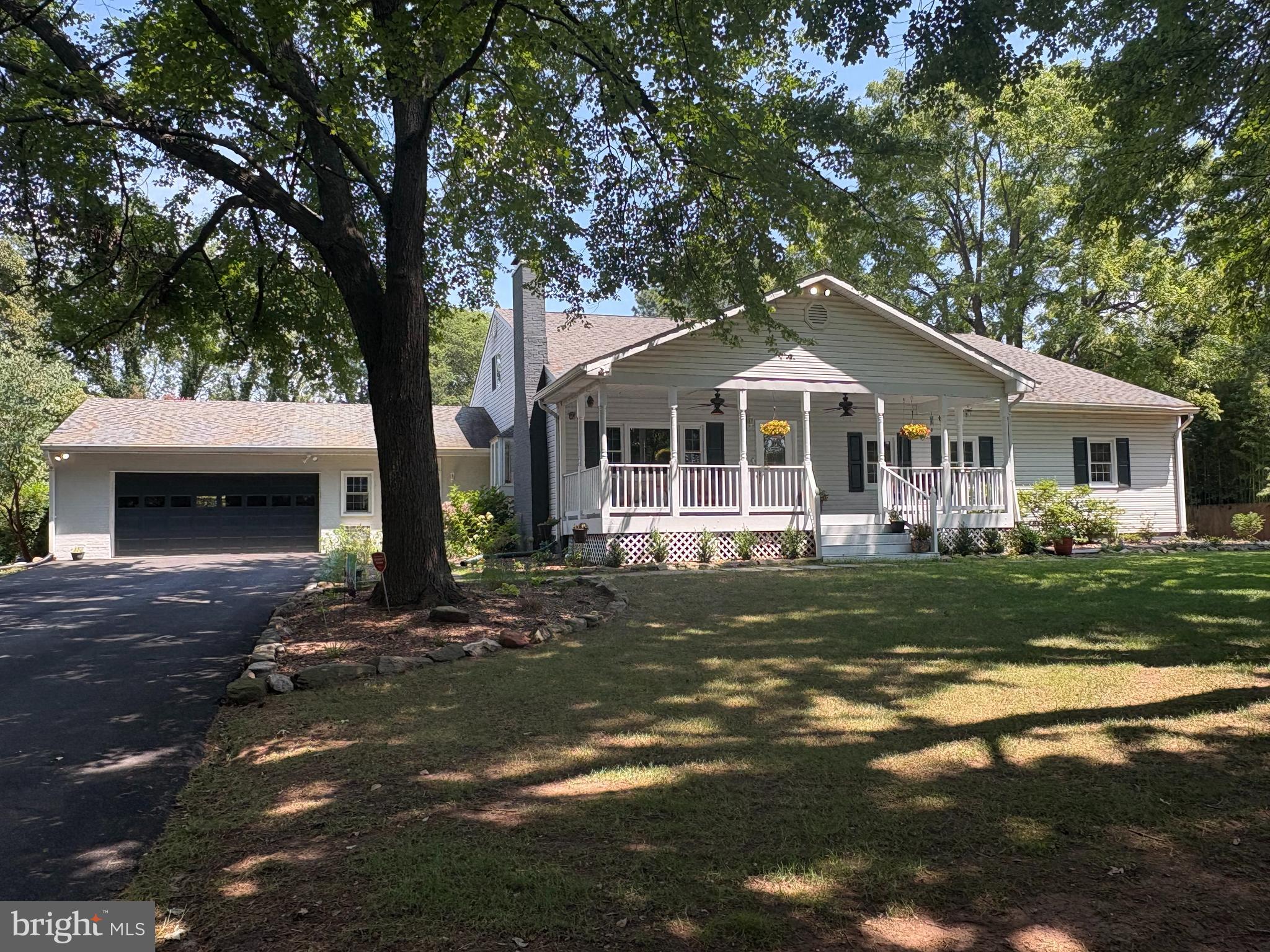 8995 MEADOWVIEW DRIVE