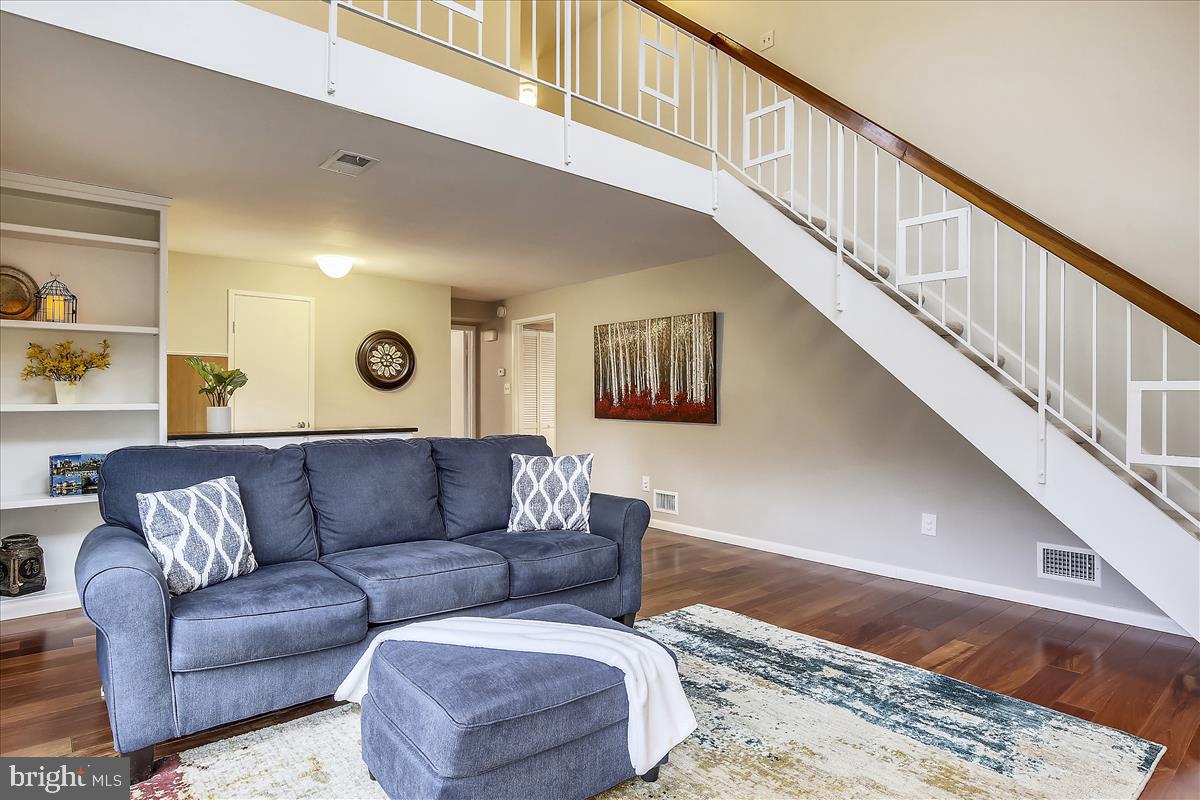 MADISON MANOR - Residential