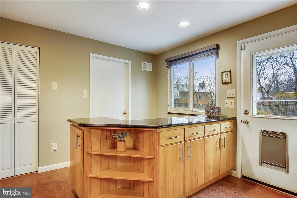 MADISON MANOR - Residential