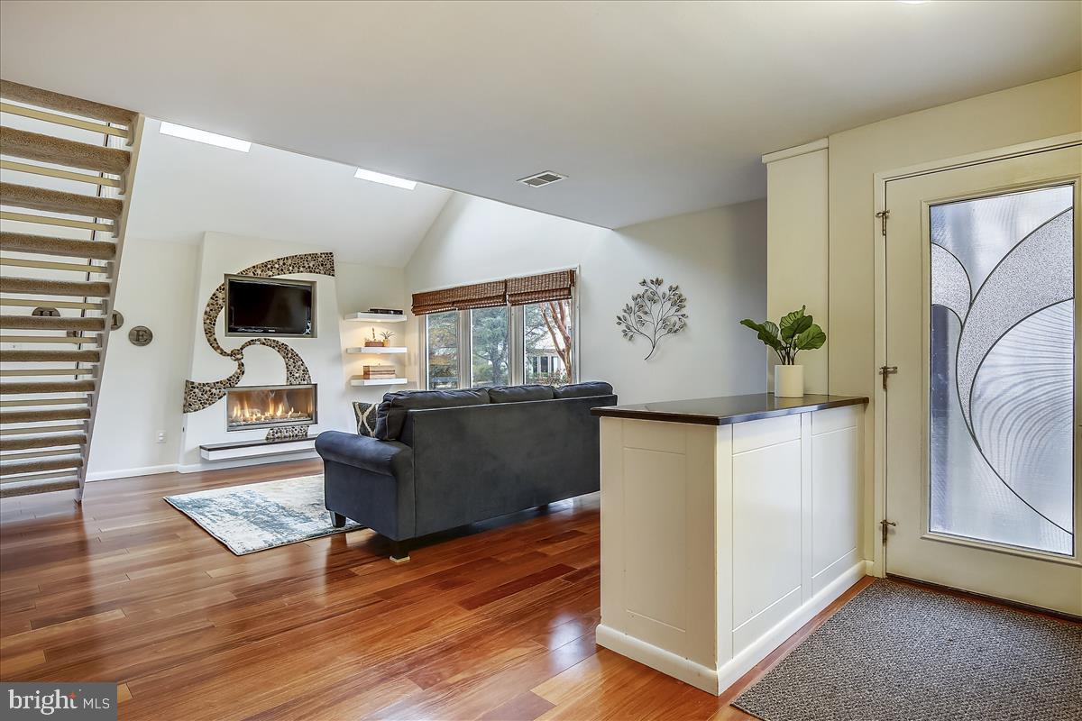 MADISON MANOR - Residential