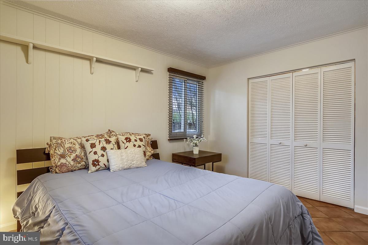 MADISON MANOR - Residential