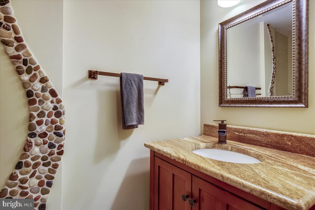 MADISON MANOR - Residential