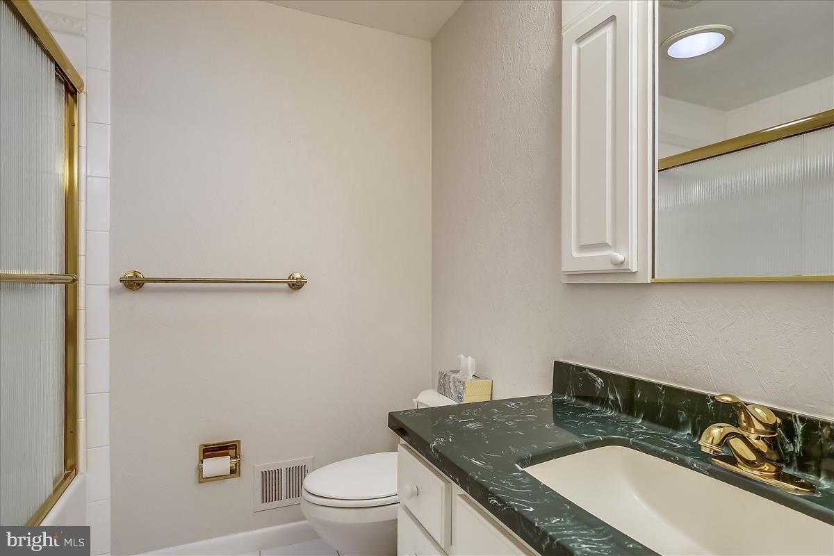 MADISON MANOR - Residential