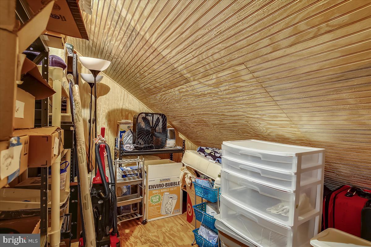 MADISON MANOR - Residential