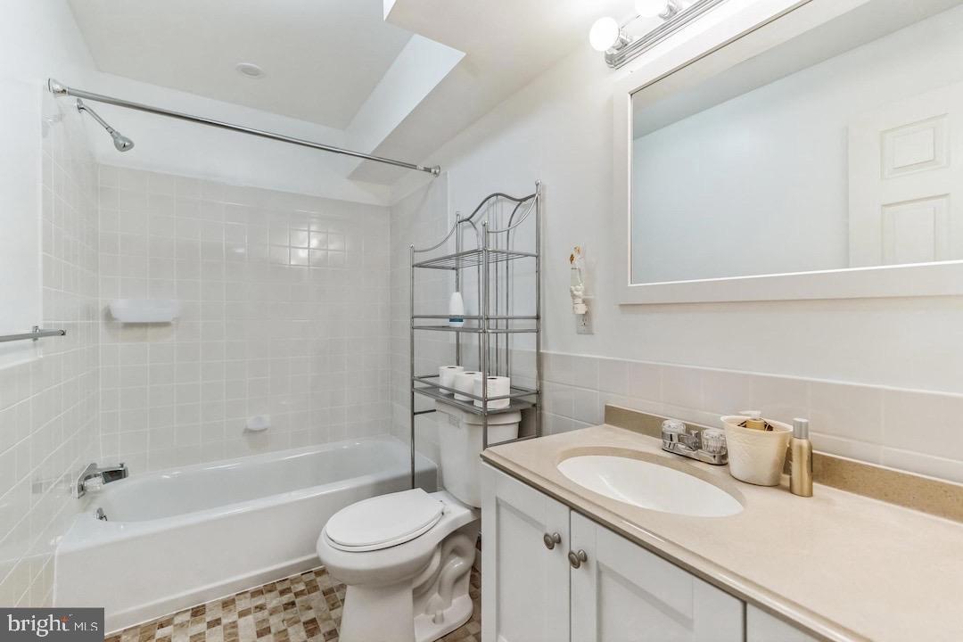 STONE WALL MANOR - Residential