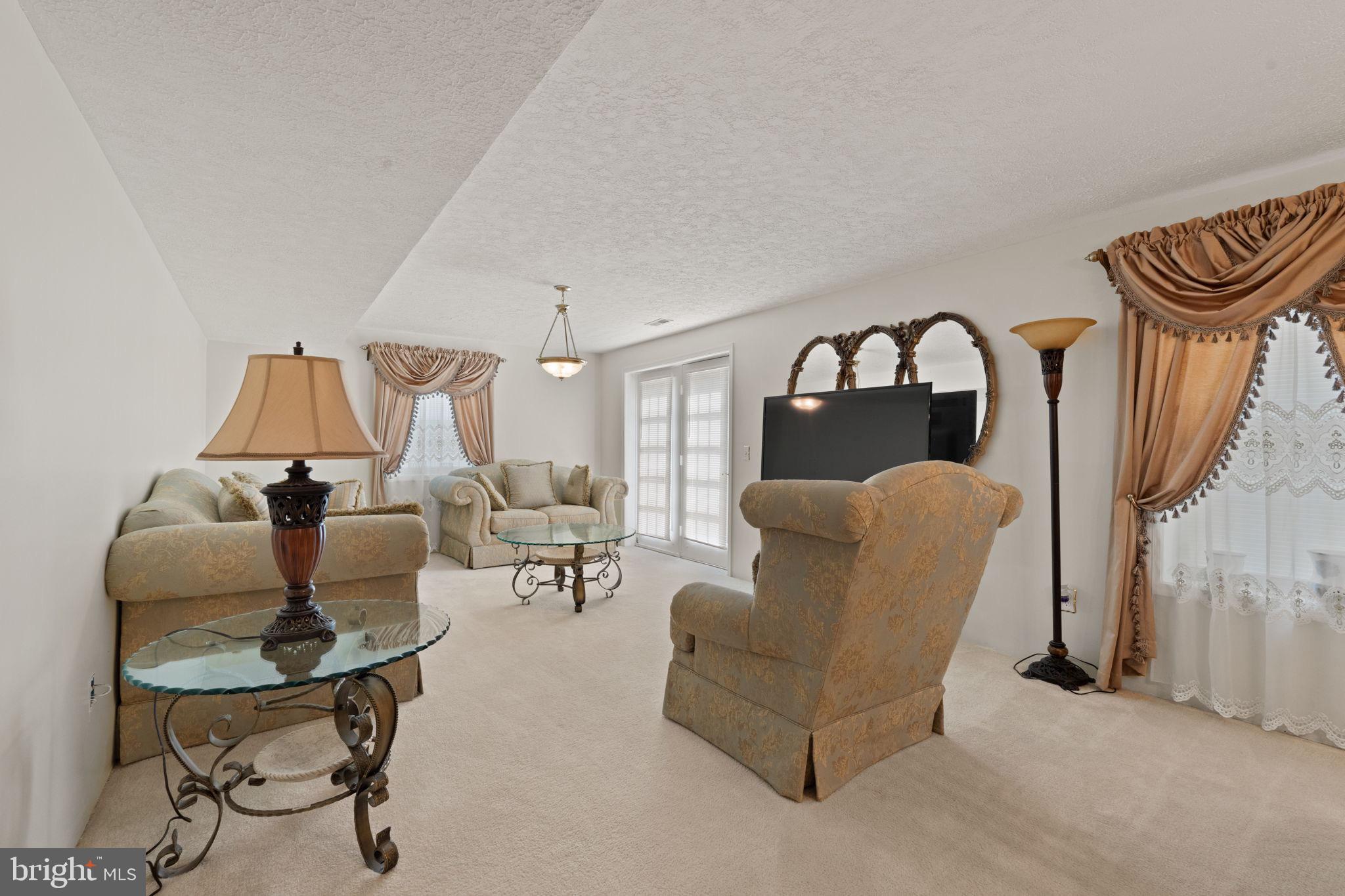 GREAT OAKS - Residential