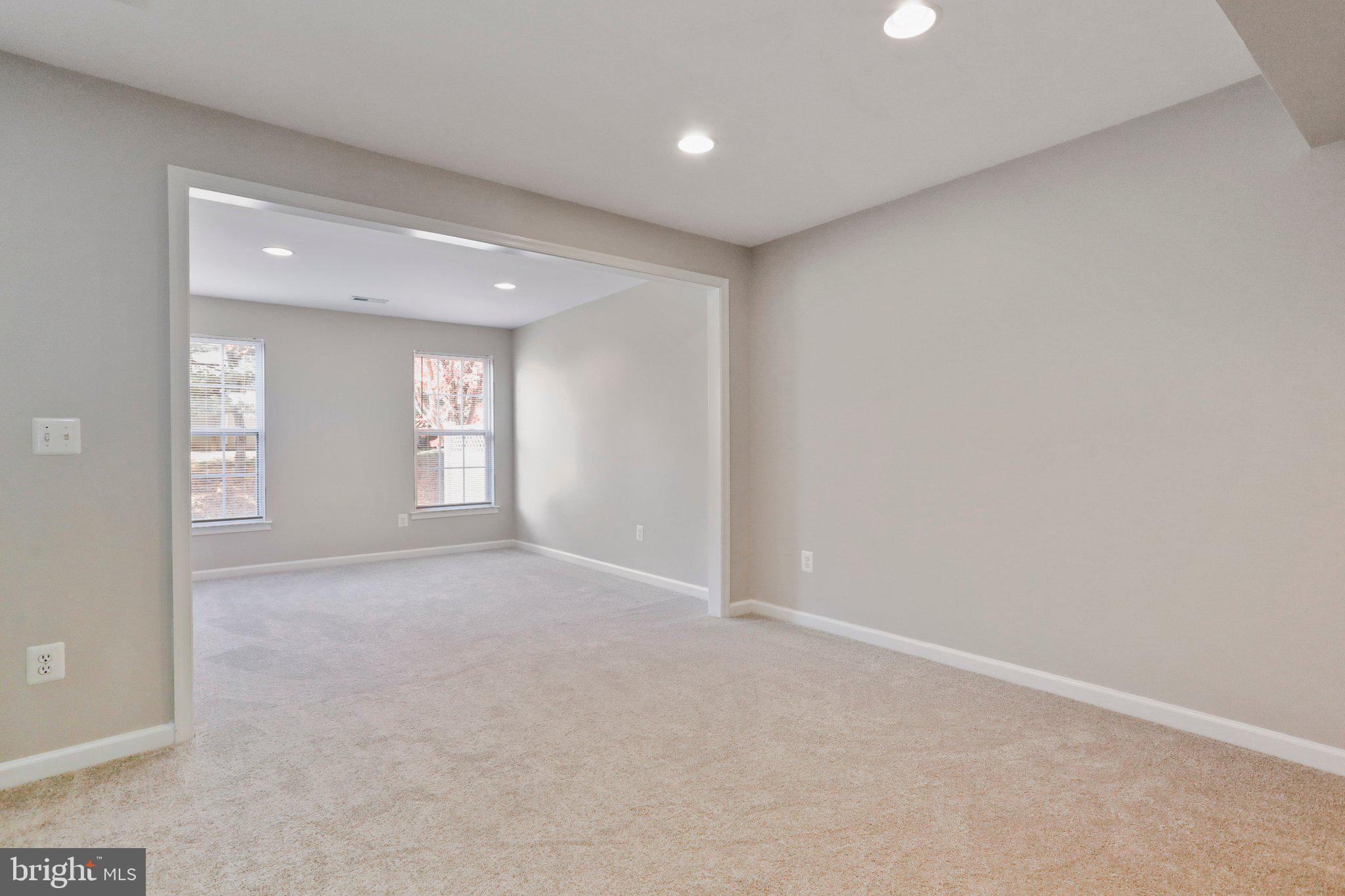 LAKELAND PLACE - Residential