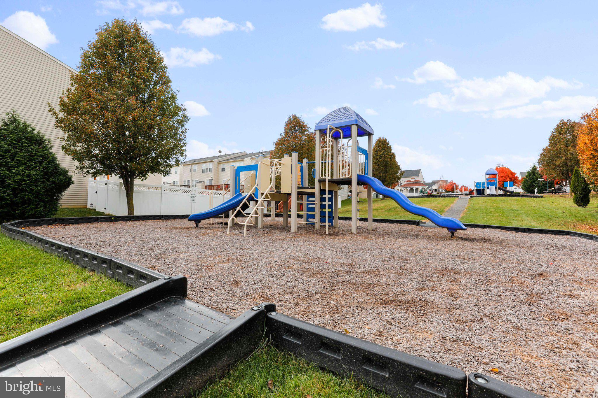 LAKELAND PLACE - Residential