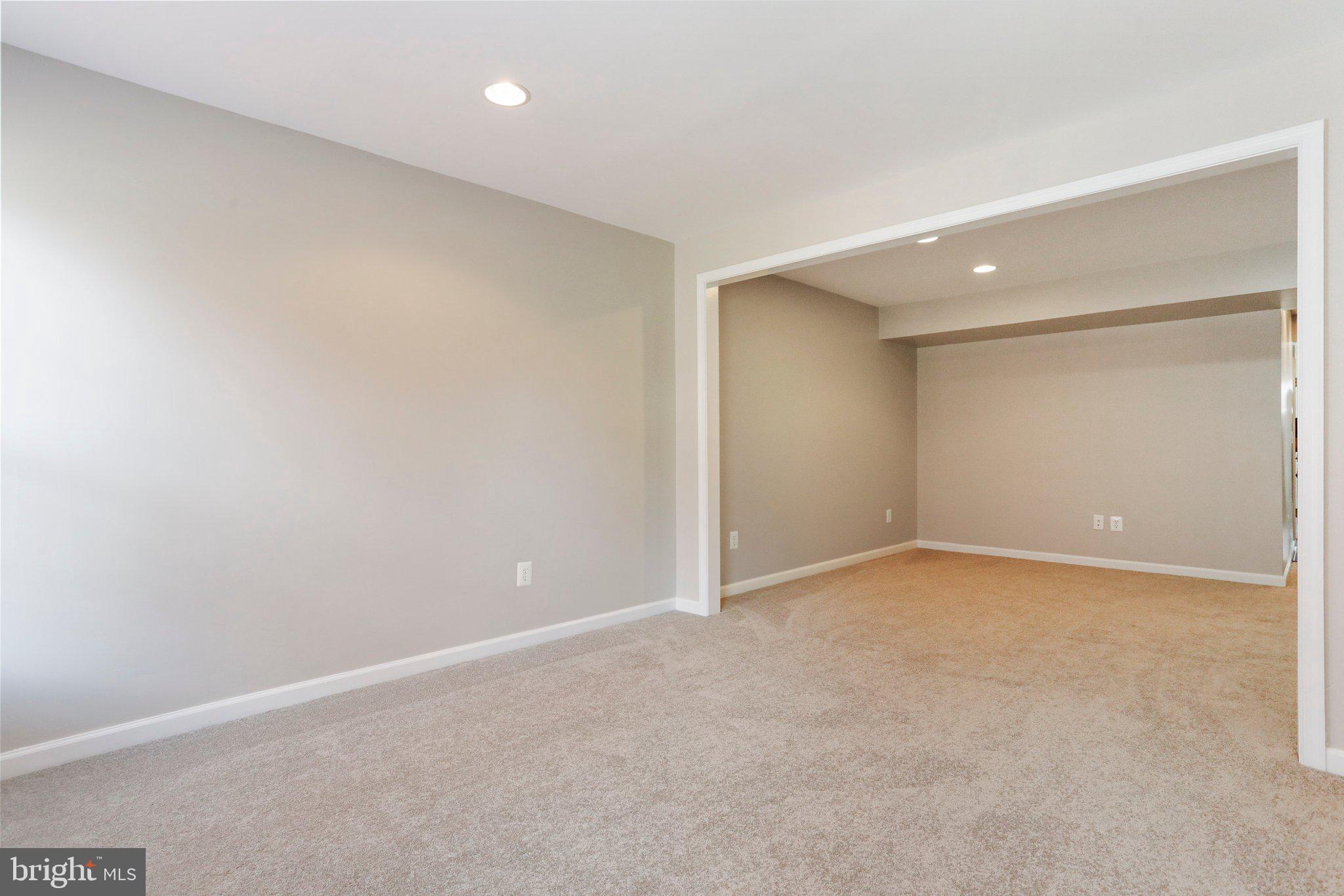 LAKELAND PLACE - Residential