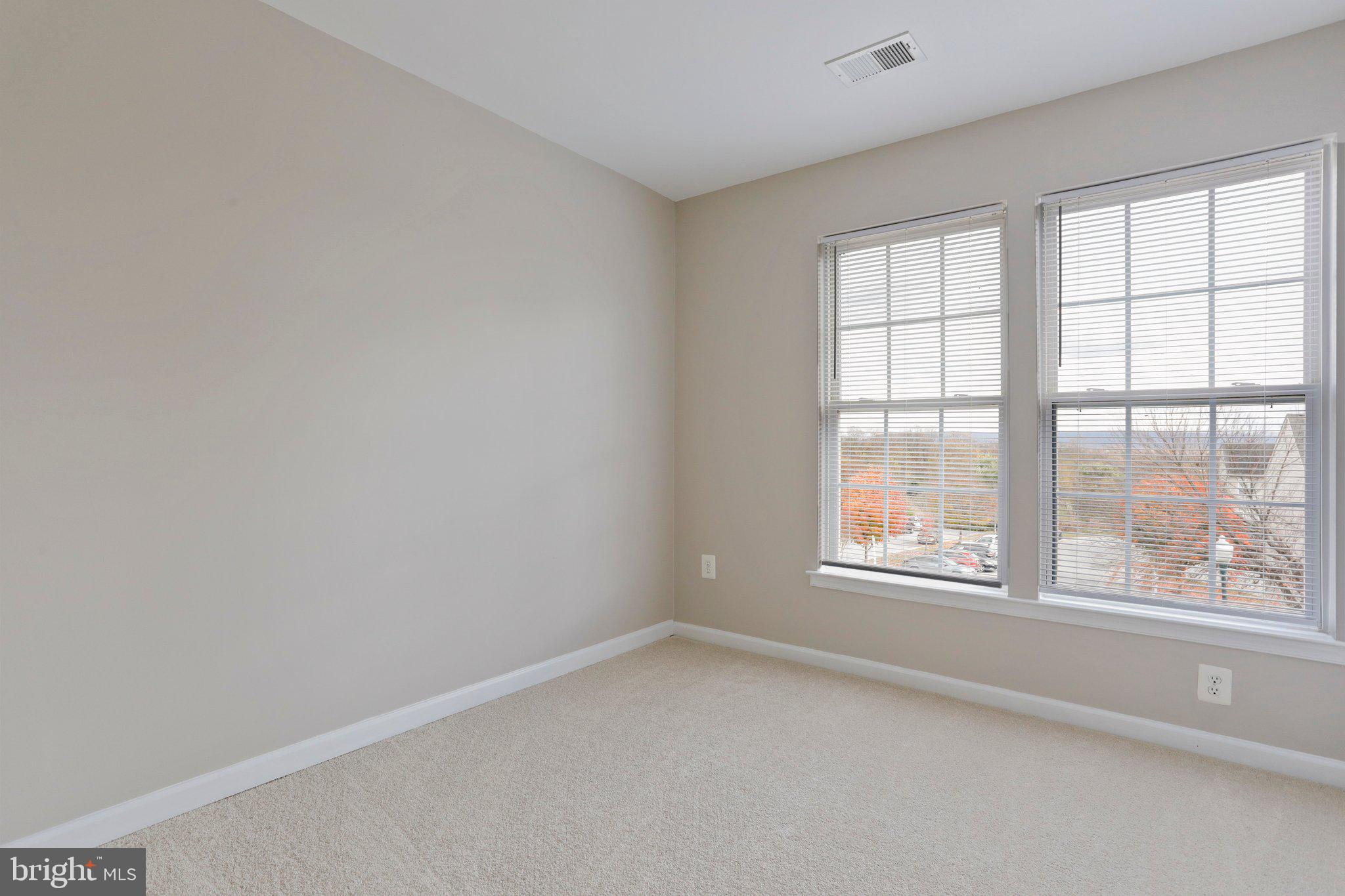 LAKELAND PLACE - Residential