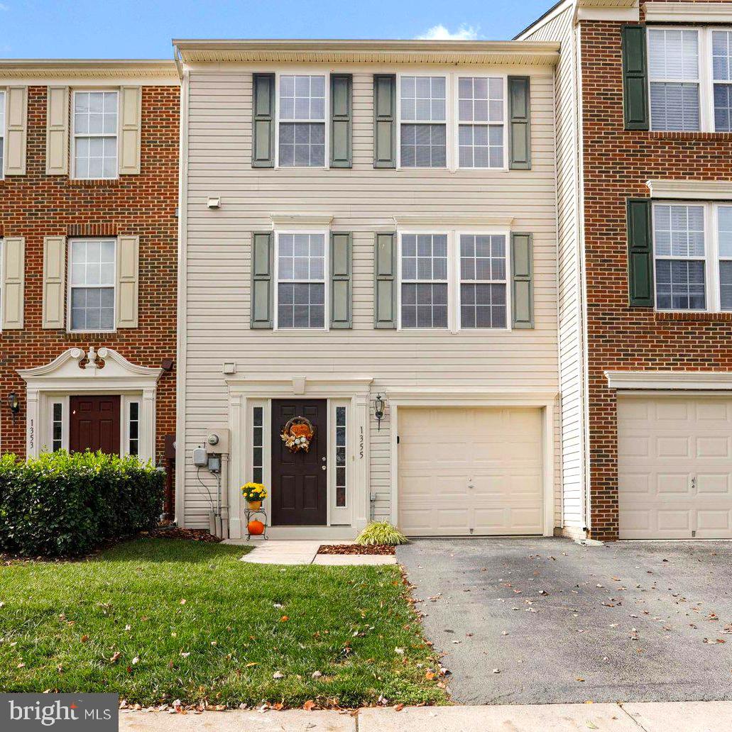 LAKELAND PLACE - Residential