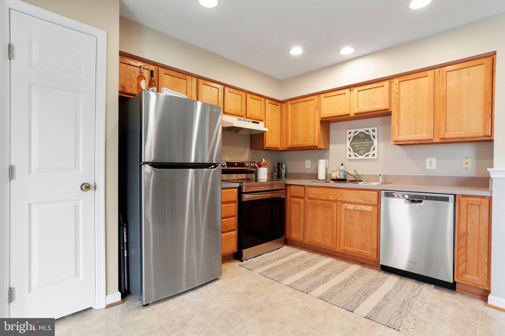 LAKELAND PLACE - Residential