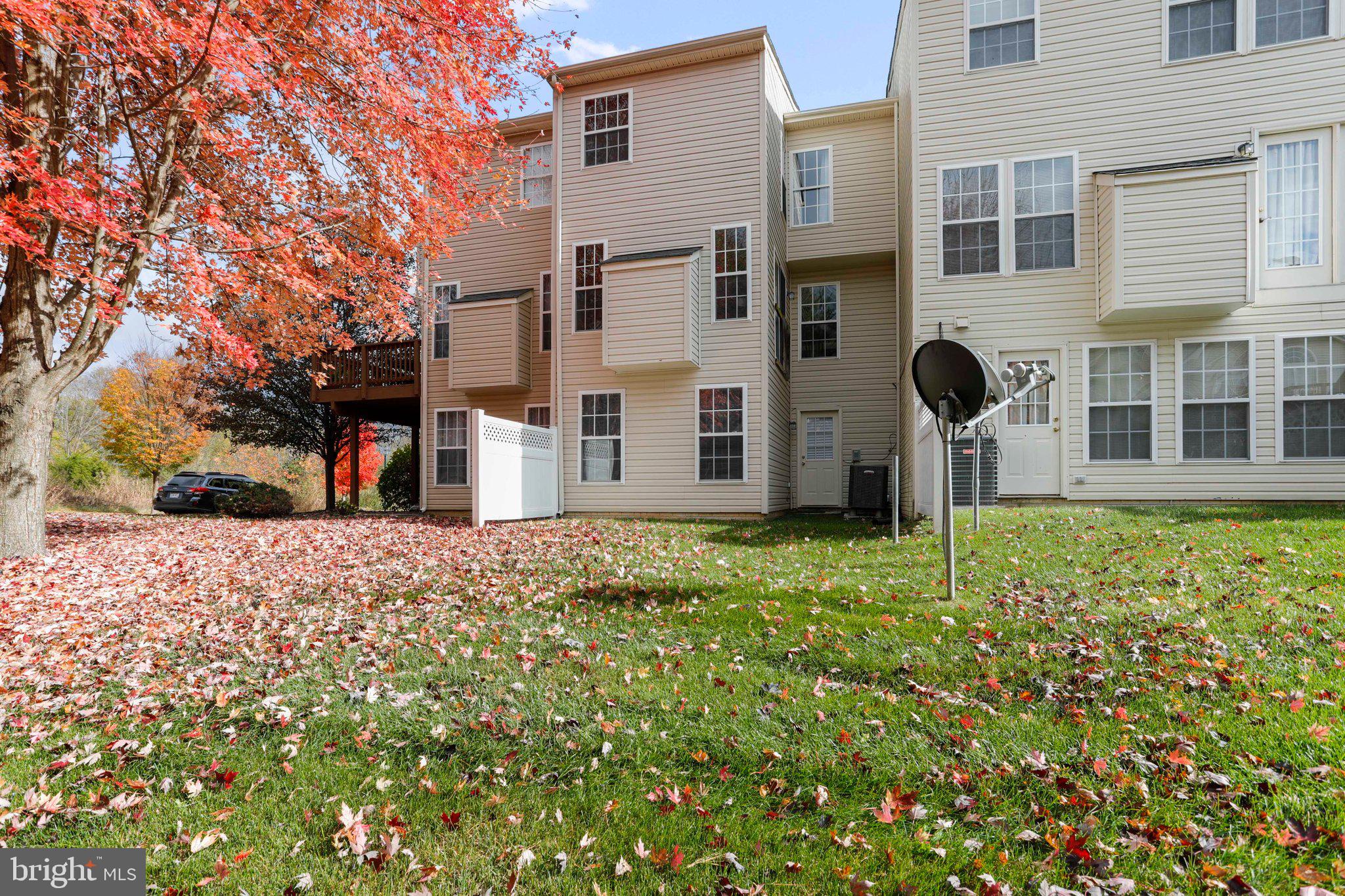 LAKELAND PLACE - Residential