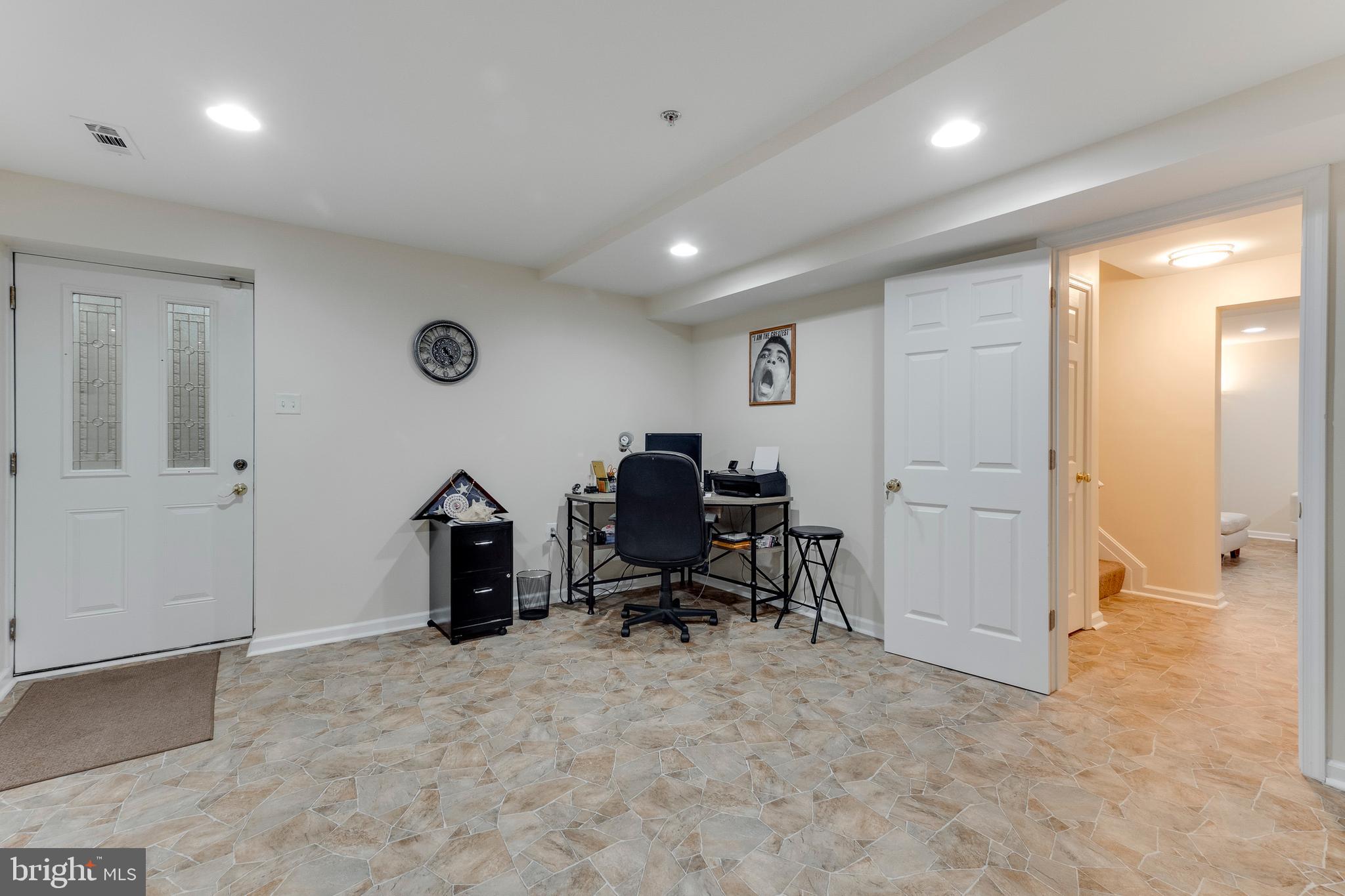 CALVERT MANOR - Residential