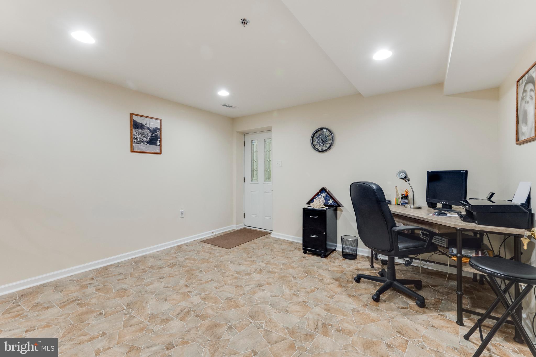 CALVERT MANOR - Residential