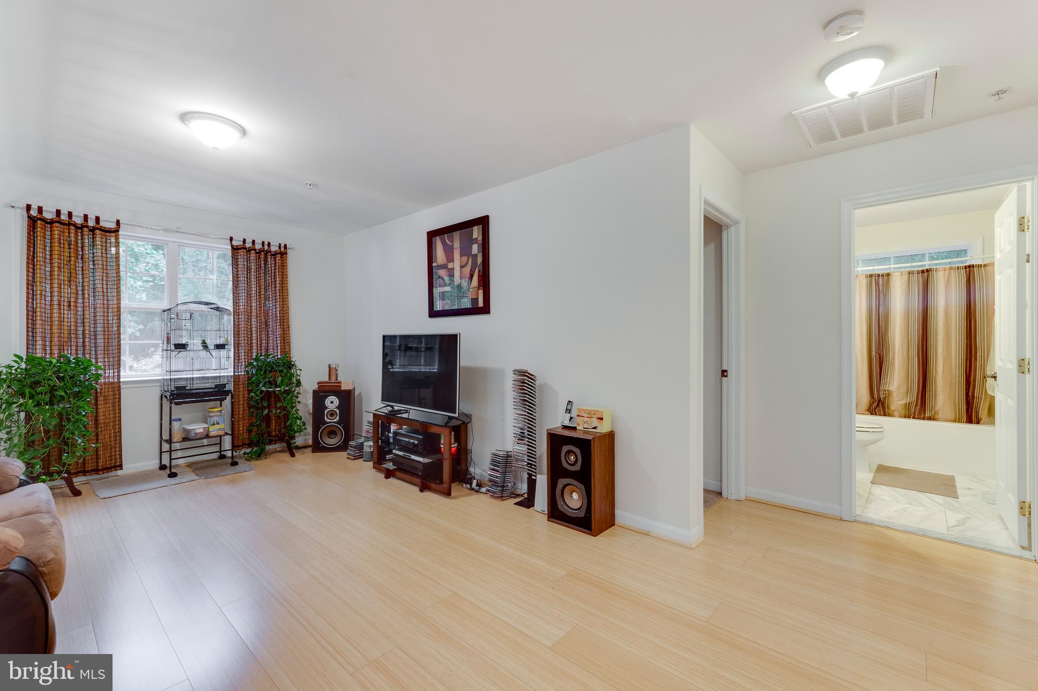 CALVERT MANOR - Residential