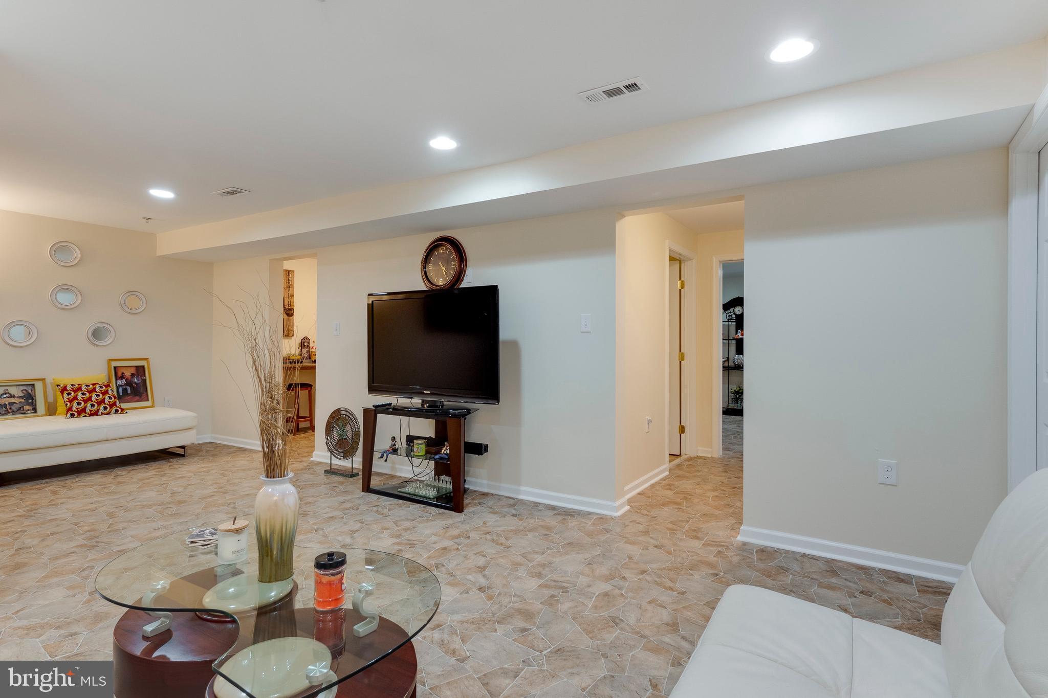 CALVERT MANOR - Residential