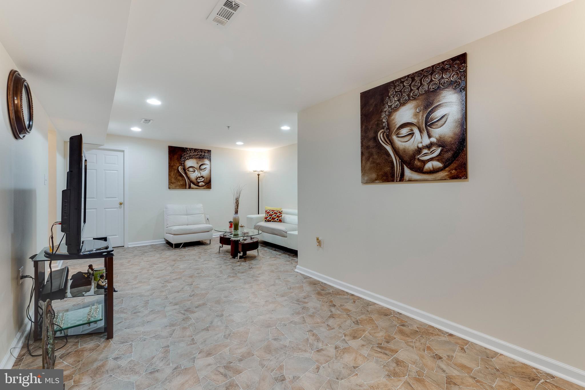 CALVERT MANOR - Residential