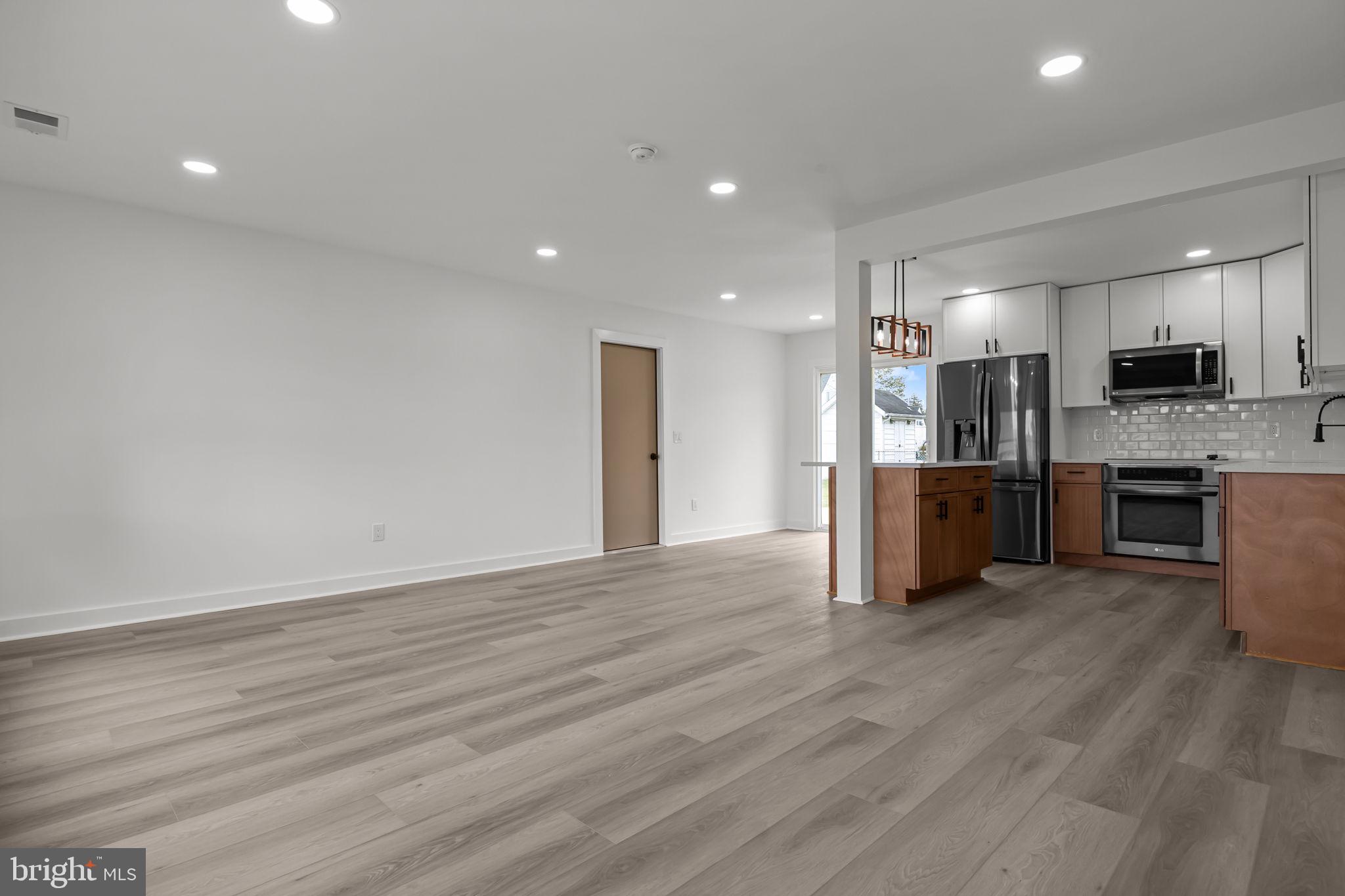 JUNEWOOD - Residential Lease