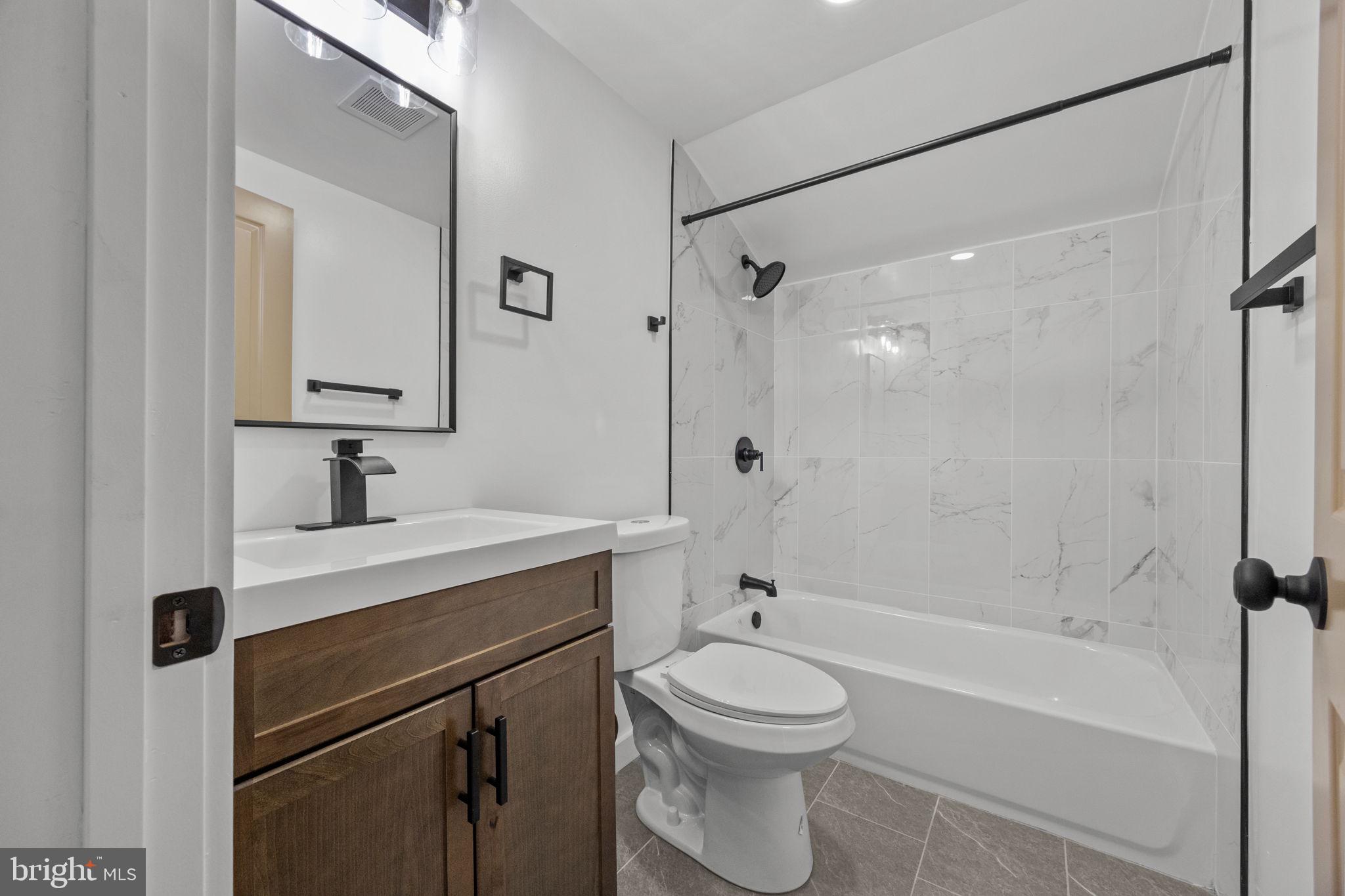 JUNEWOOD - Residential Lease