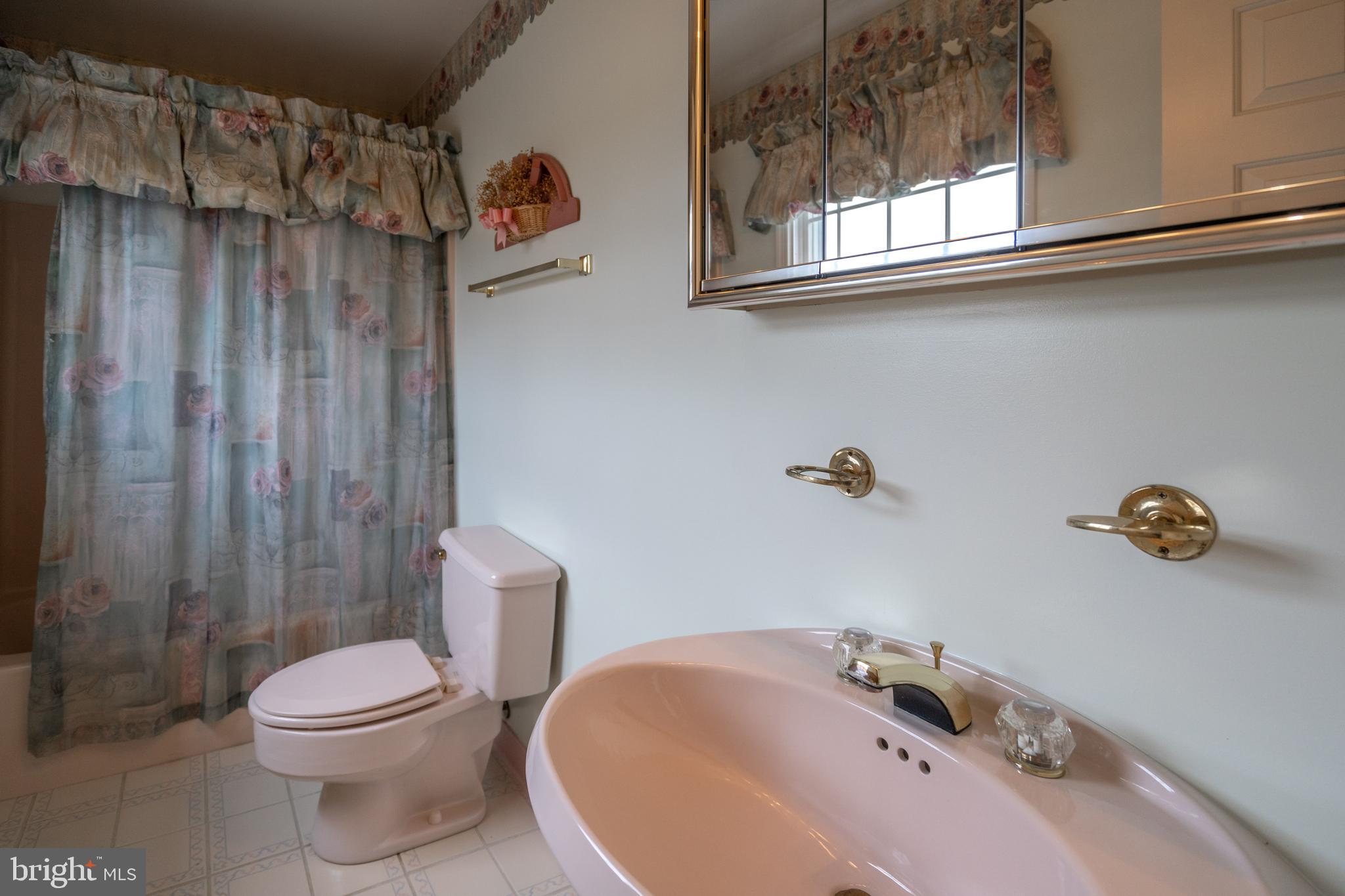 HUGHESVILLE - Residential