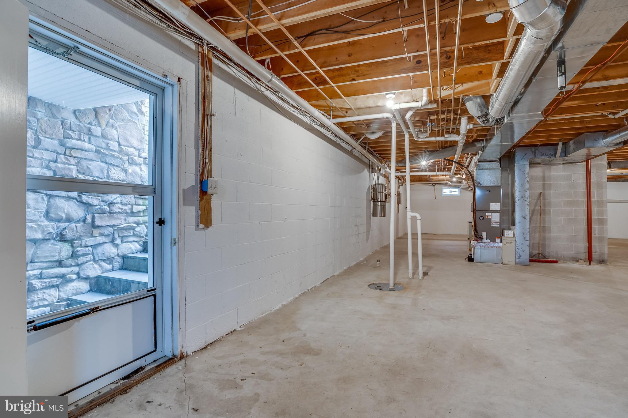 HUGHESVILLE - Residential