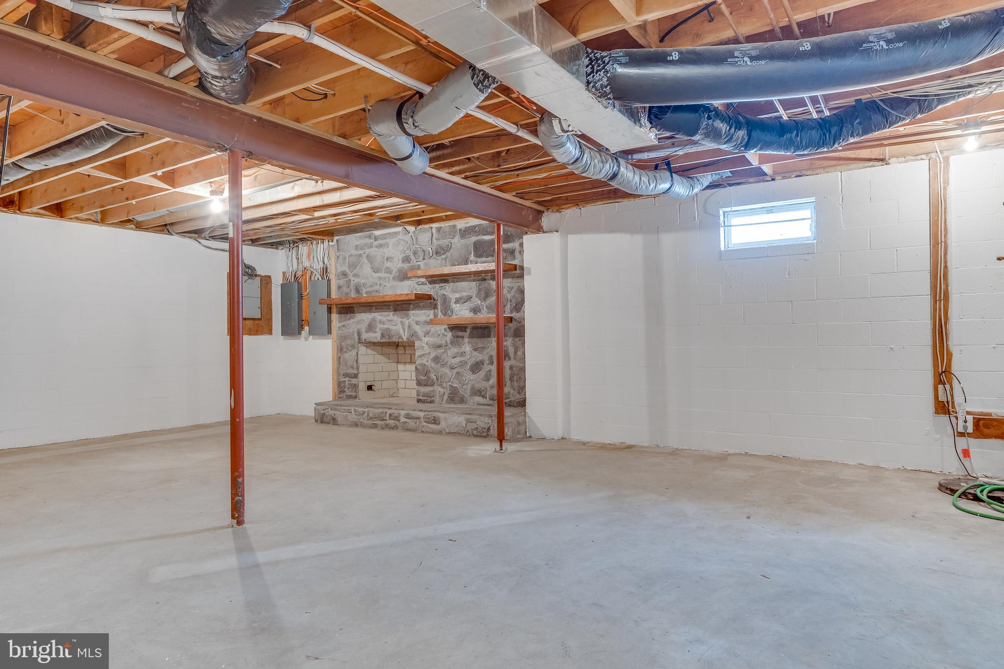 HUGHESVILLE - Residential