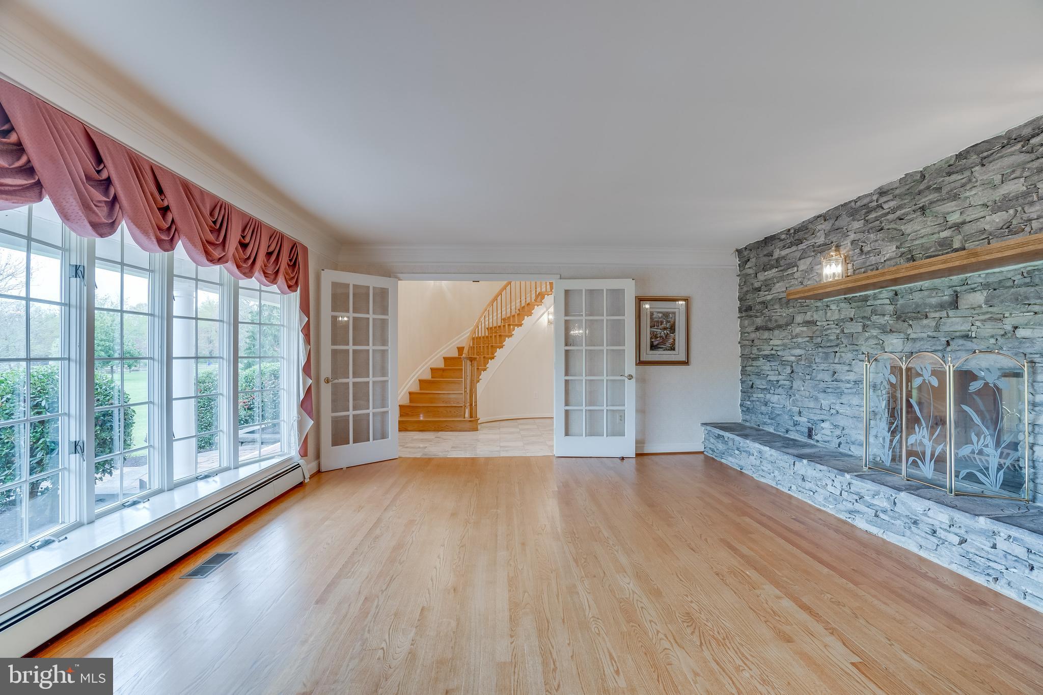 HUGHESVILLE - Residential