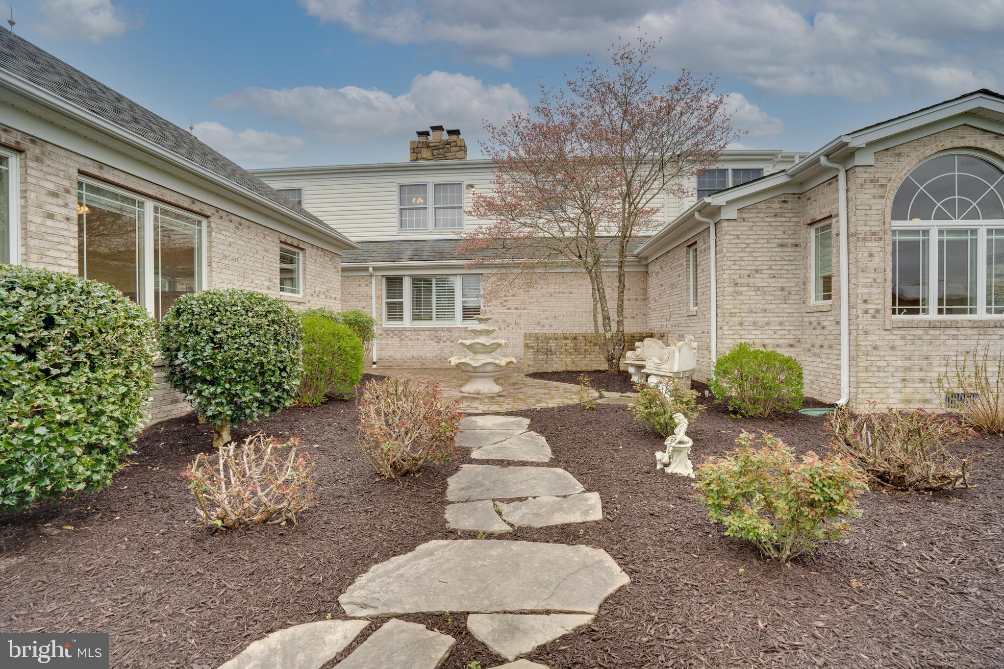 HUGHESVILLE - Residential