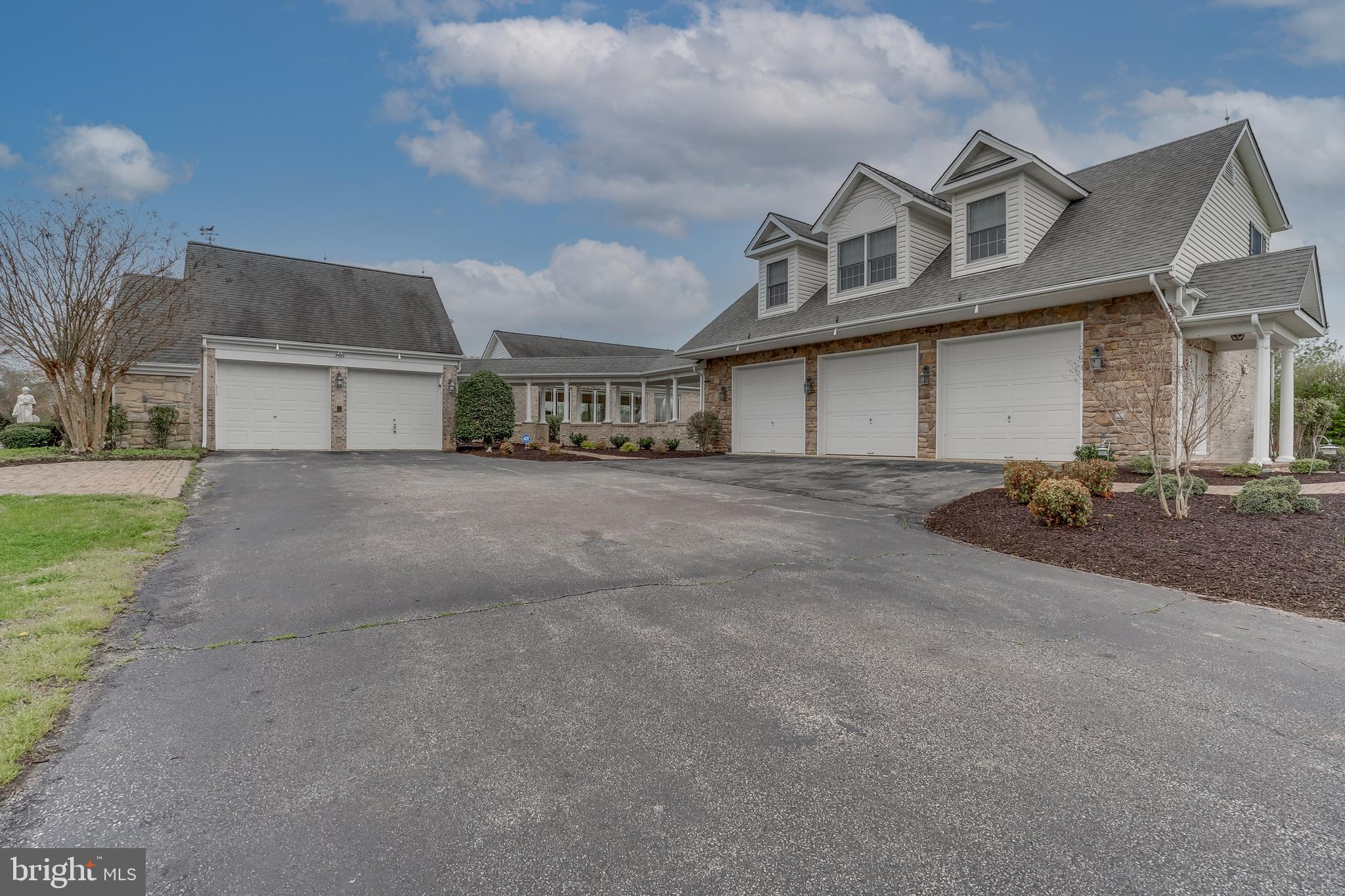 HUGHESVILLE - Residential