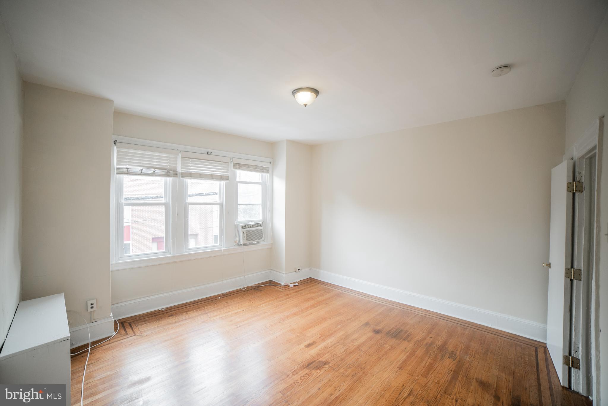 SOUTH STREET - Residential Income
